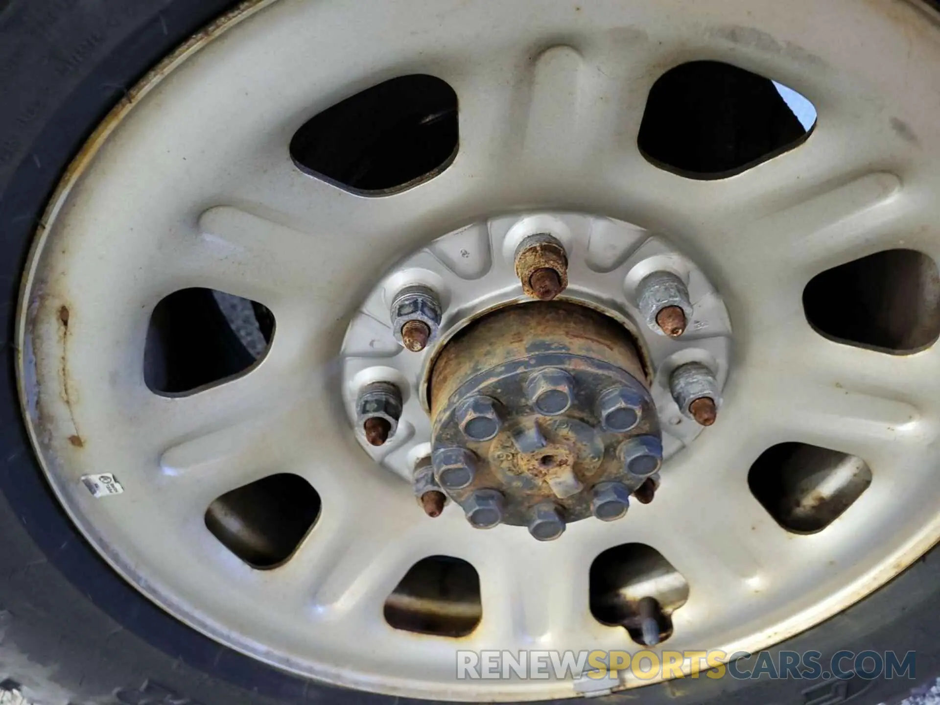 19 Photograph of a damaged car 2GC2KREG0K1189088 CHEVROLET SILVERADO 2500HD 2019