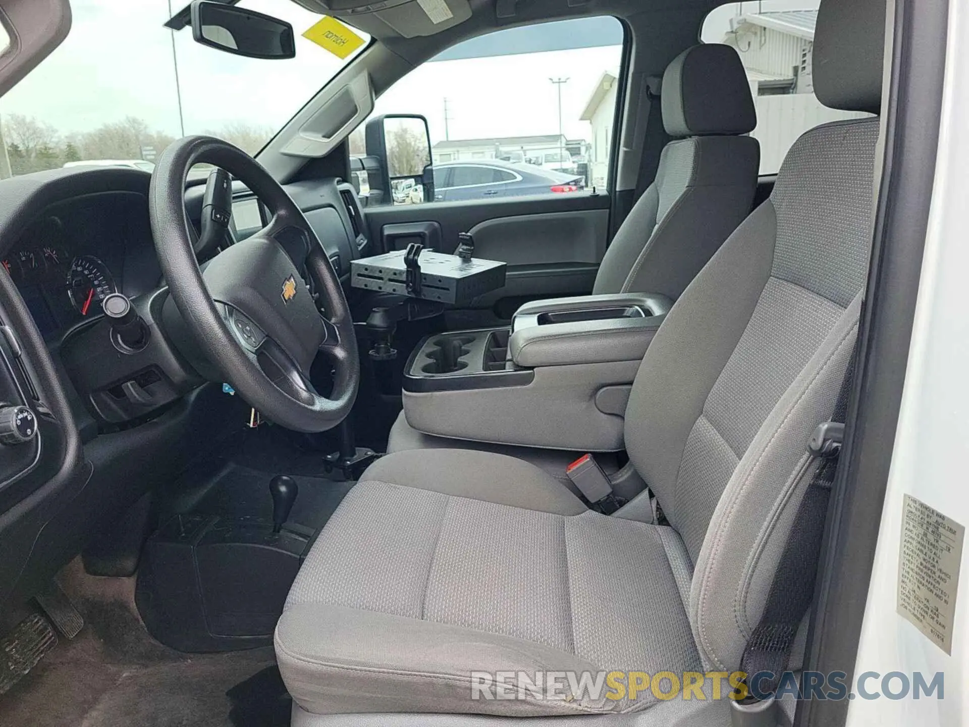 2 Photograph of a damaged car 2GC2KREG0K1189088 CHEVROLET SILVERADO 2500HD 2019