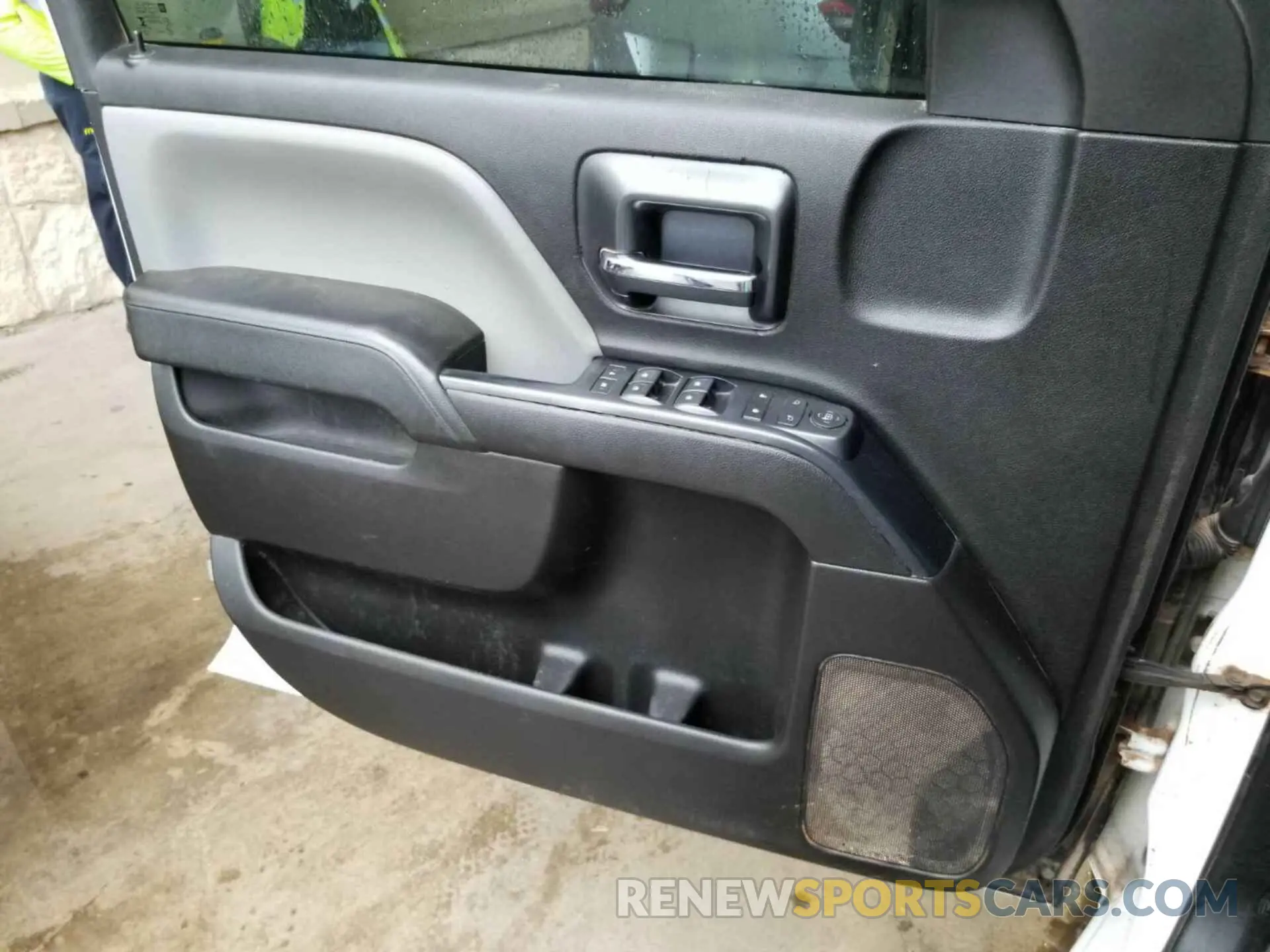 9 Photograph of a damaged car 2GC2KREG2K1116403 CHEVROLET SILVERADO 2500HD 2019