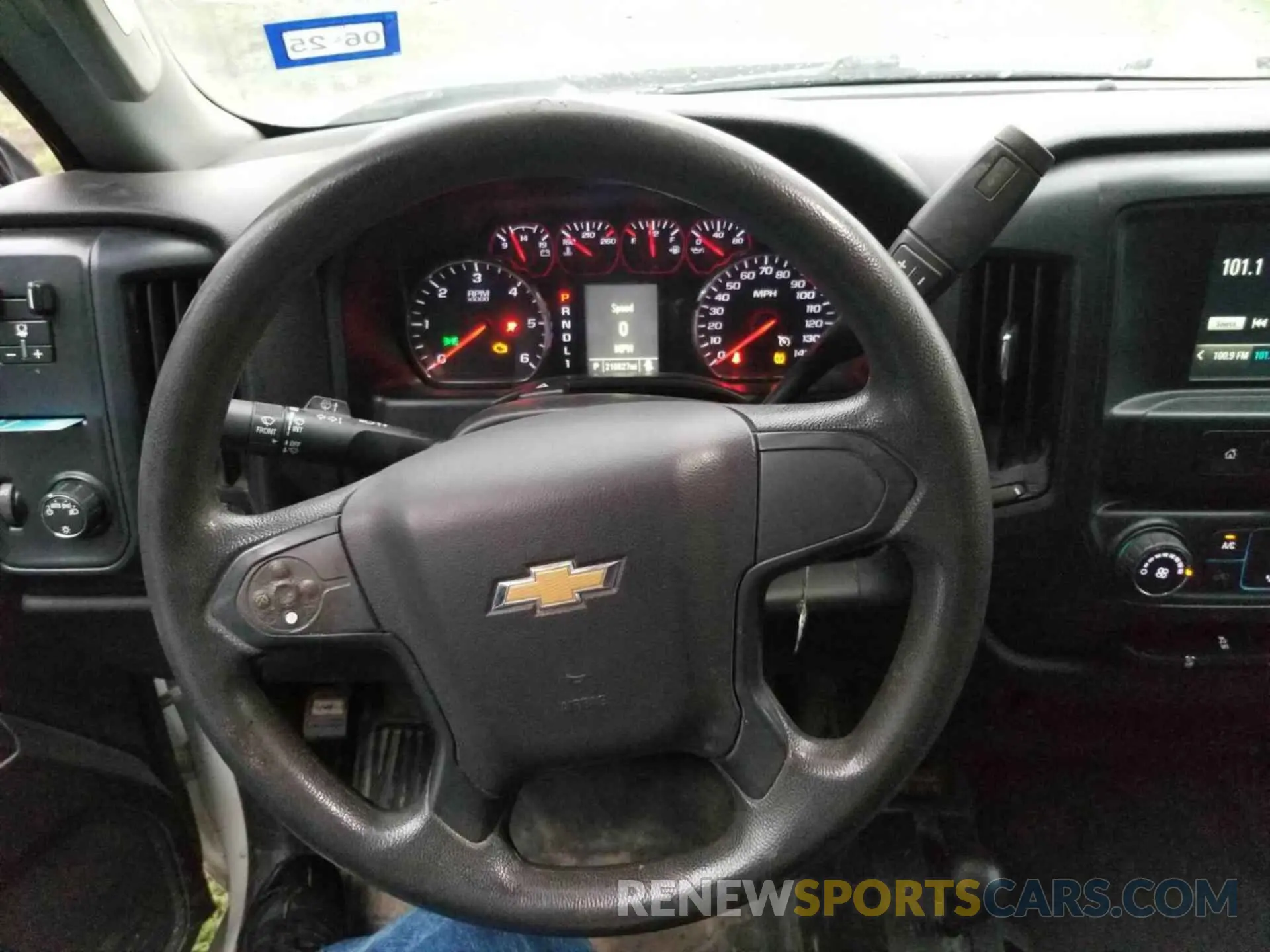 24 Photograph of a damaged car 2GC2KREG2K1167836 CHEVROLET SILVERADO 2500HD 2019