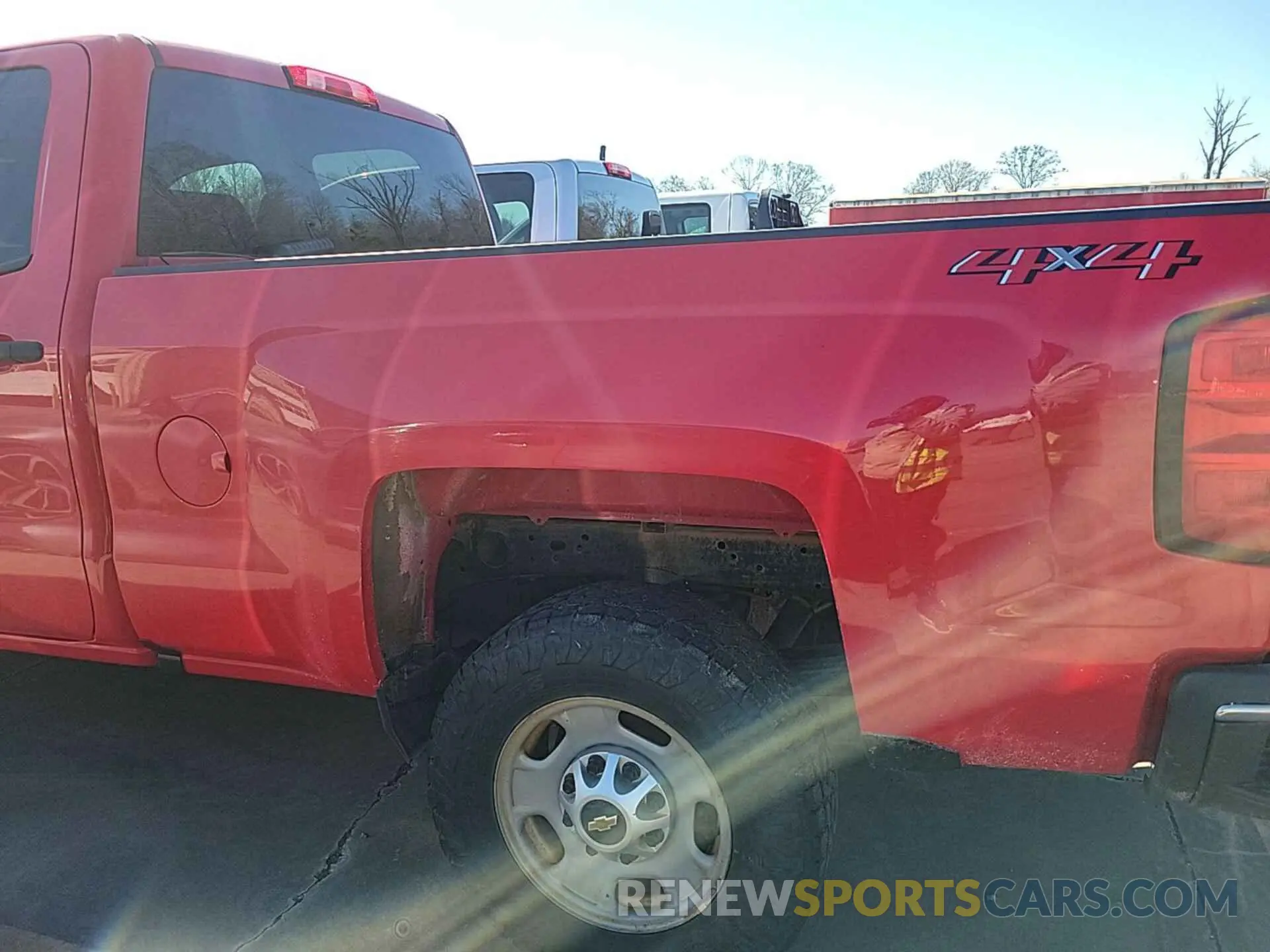 32 Photograph of a damaged car 2GC2KREG2K1202293 CHEVROLET SILVERADO 2500HD 2019