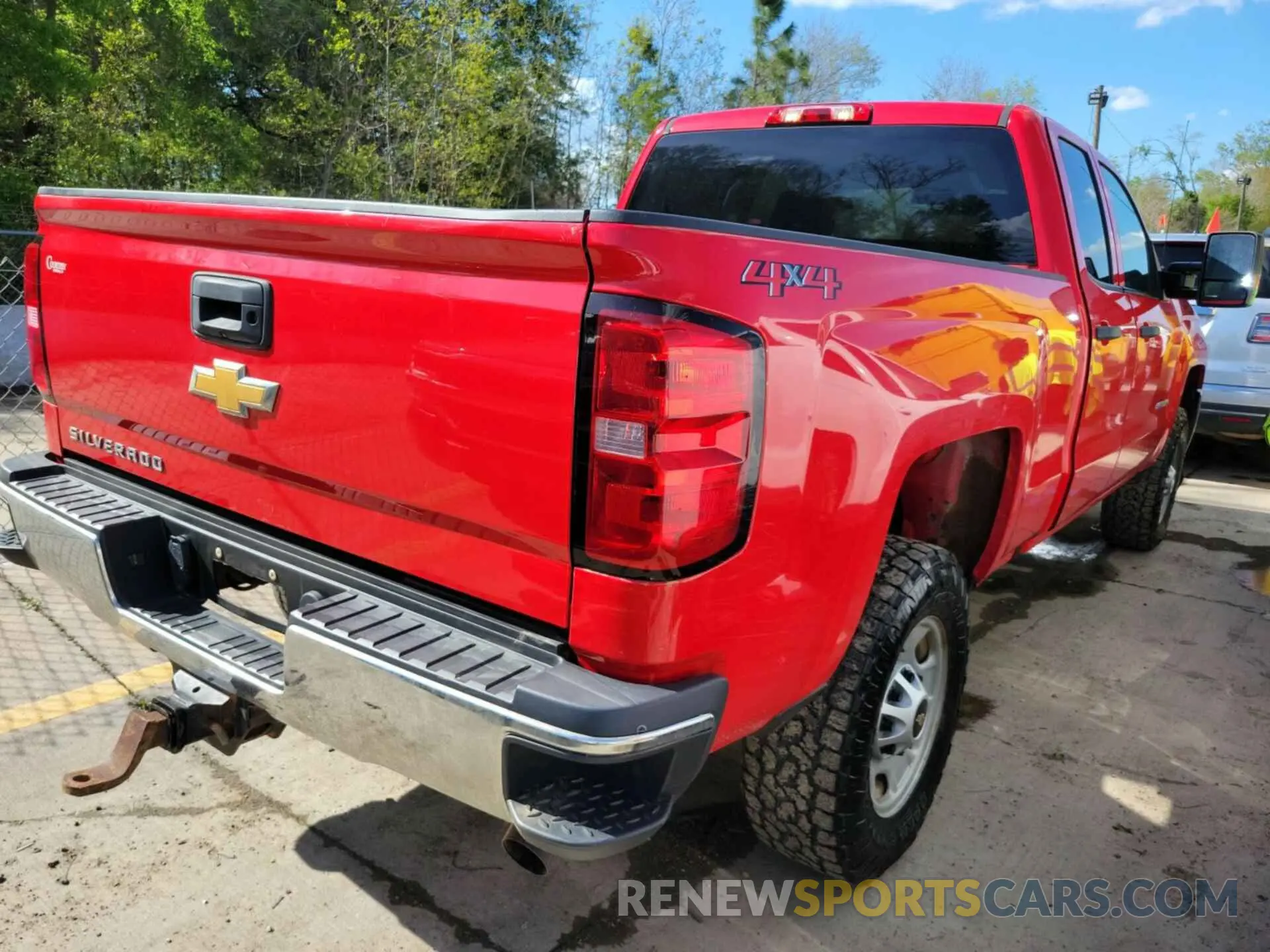 33 Photograph of a damaged car 2GC2KREG2K1202293 CHEVROLET SILVERADO 2500HD 2019