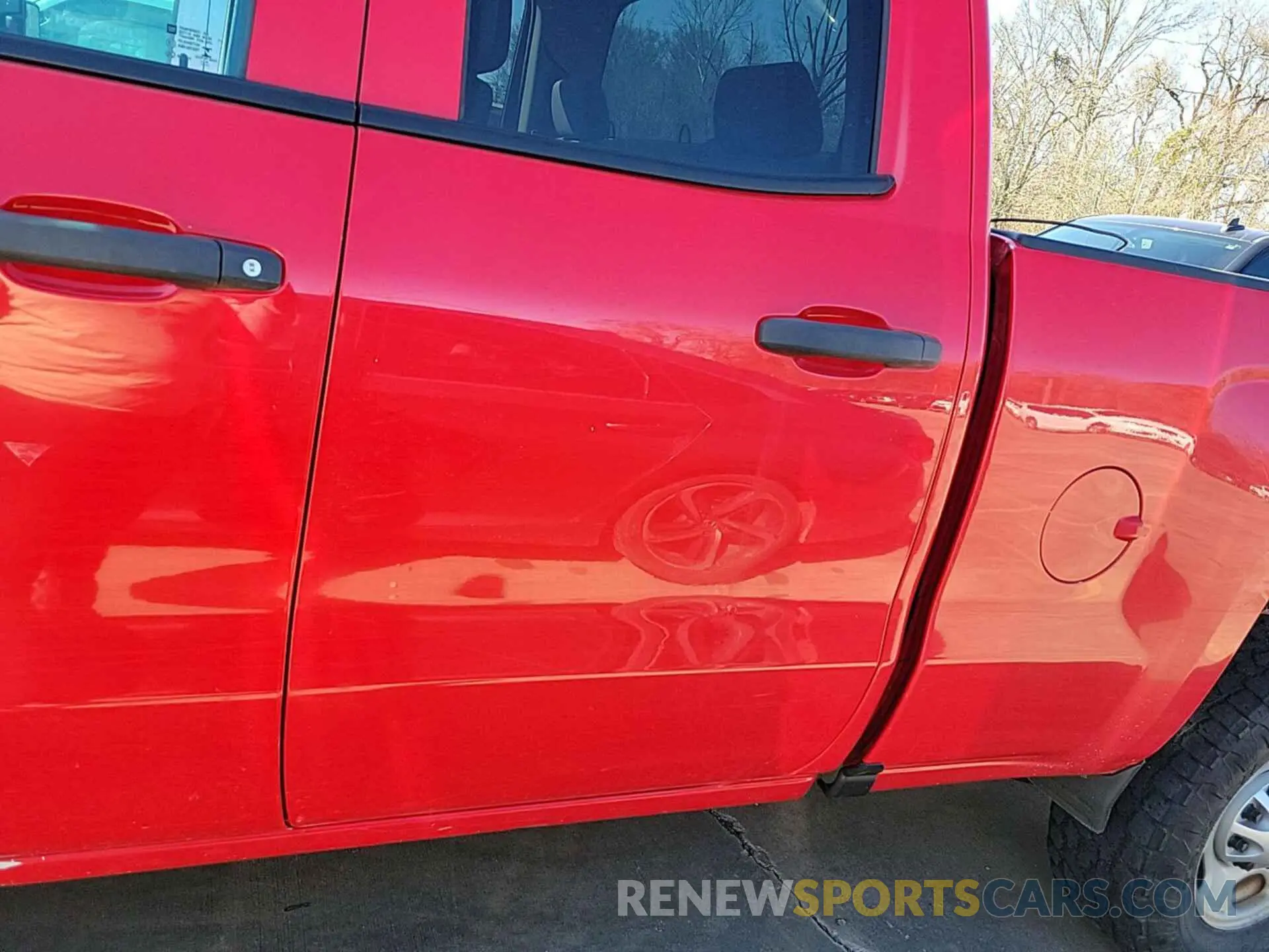 4 Photograph of a damaged car 2GC2KREG2K1202293 CHEVROLET SILVERADO 2500HD 2019