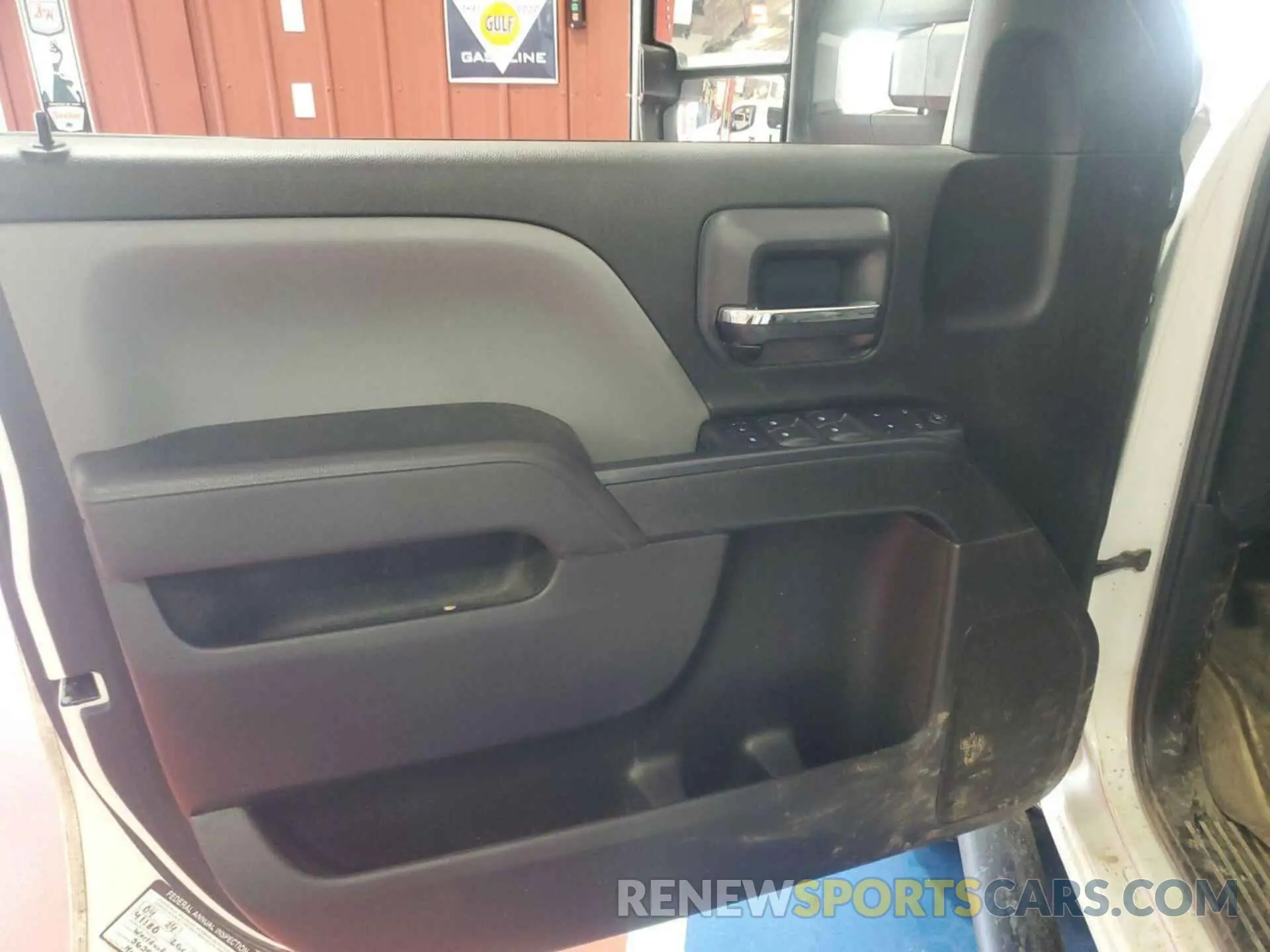 35 Photograph of a damaged car 2GC2KREG4K1109856 CHEVROLET SILVERADO 2500HD 2019