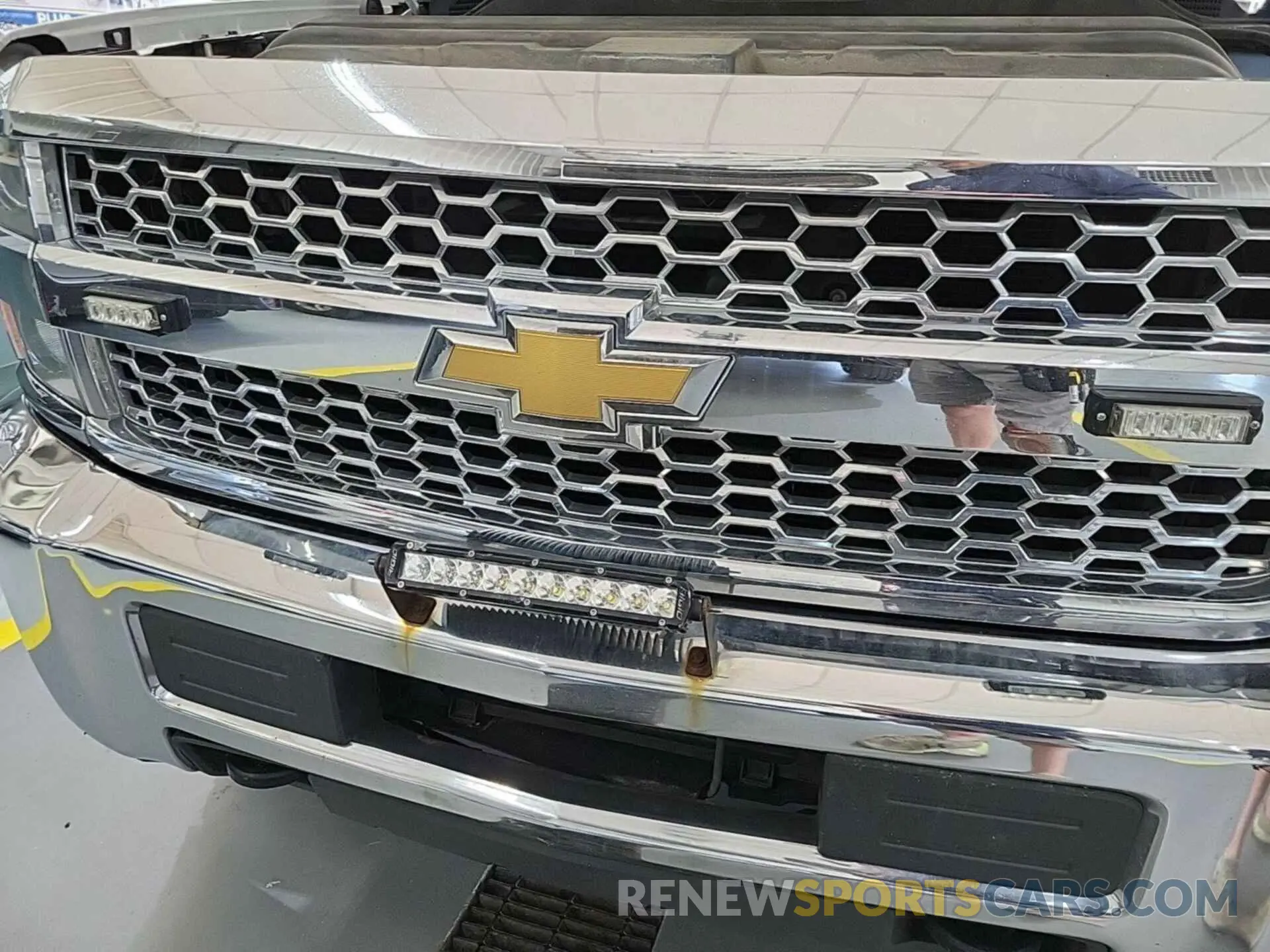 1 Photograph of a damaged car 2GC2KREG4K1187232 CHEVROLET SILVERADO 2500HD 2019