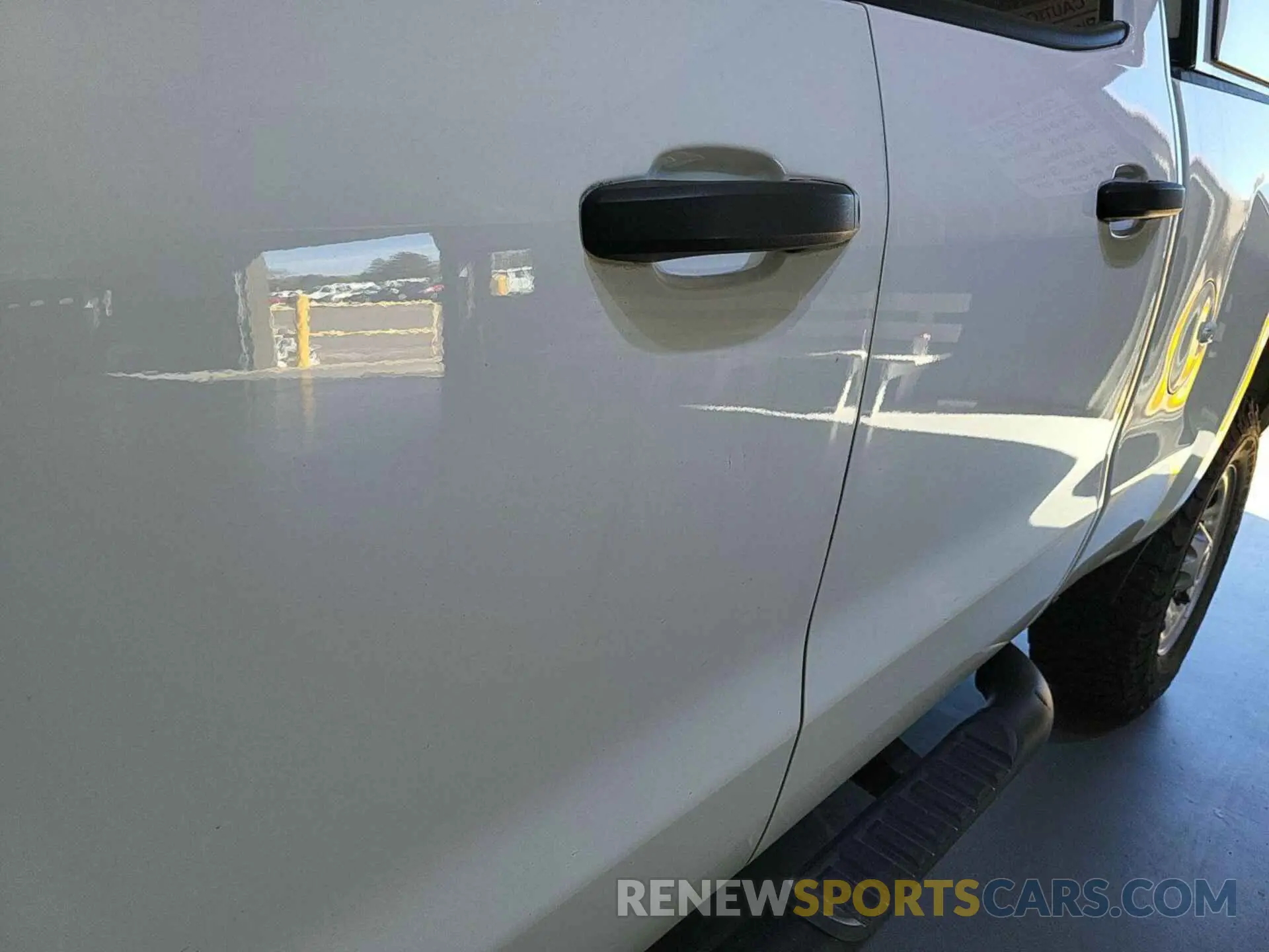 17 Photograph of a damaged car 2GC2KREG4K1187232 CHEVROLET SILVERADO 2500HD 2019