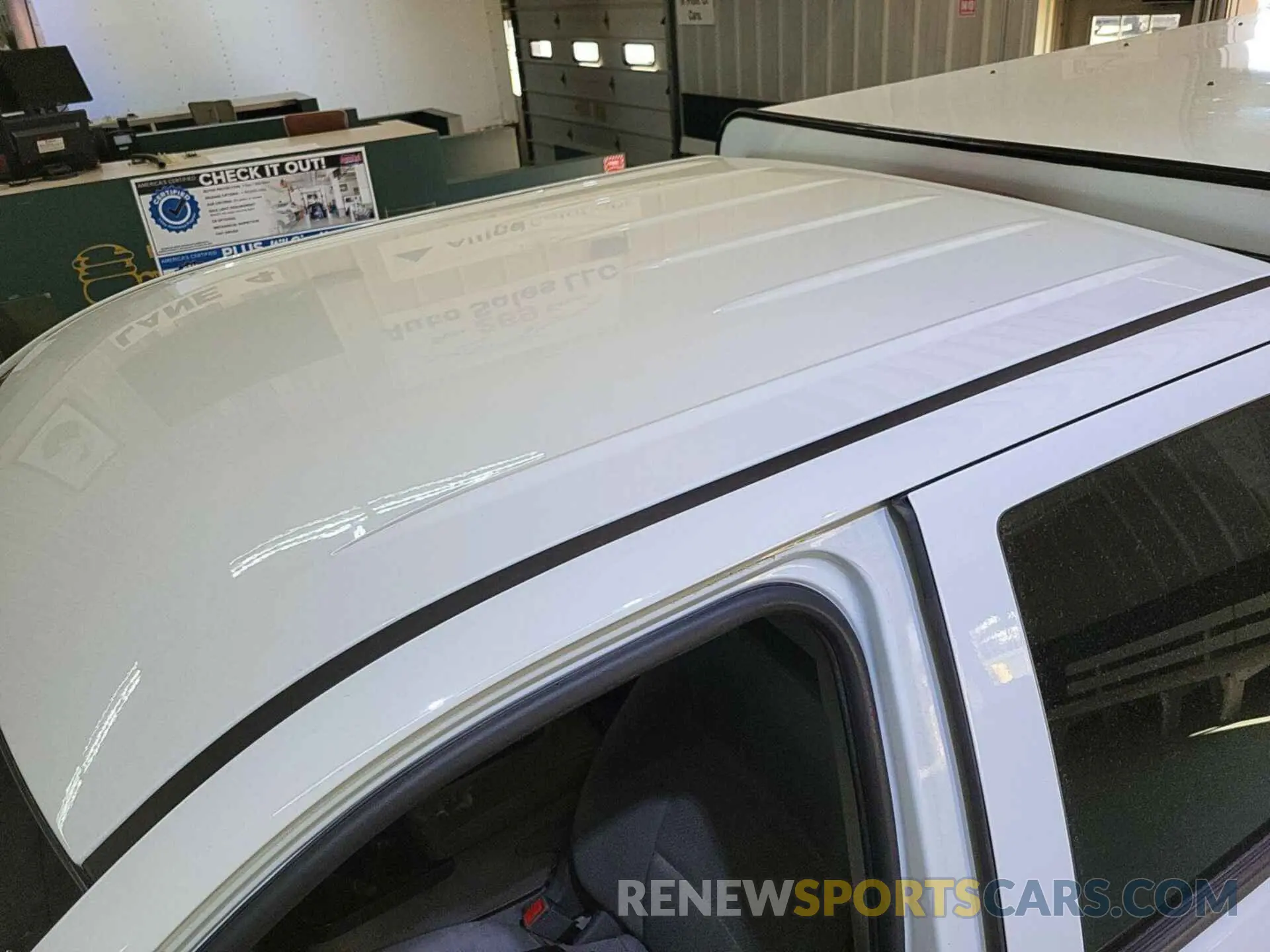 19 Photograph of a damaged car 2GC2KREG4K1187232 CHEVROLET SILVERADO 2500HD 2019
