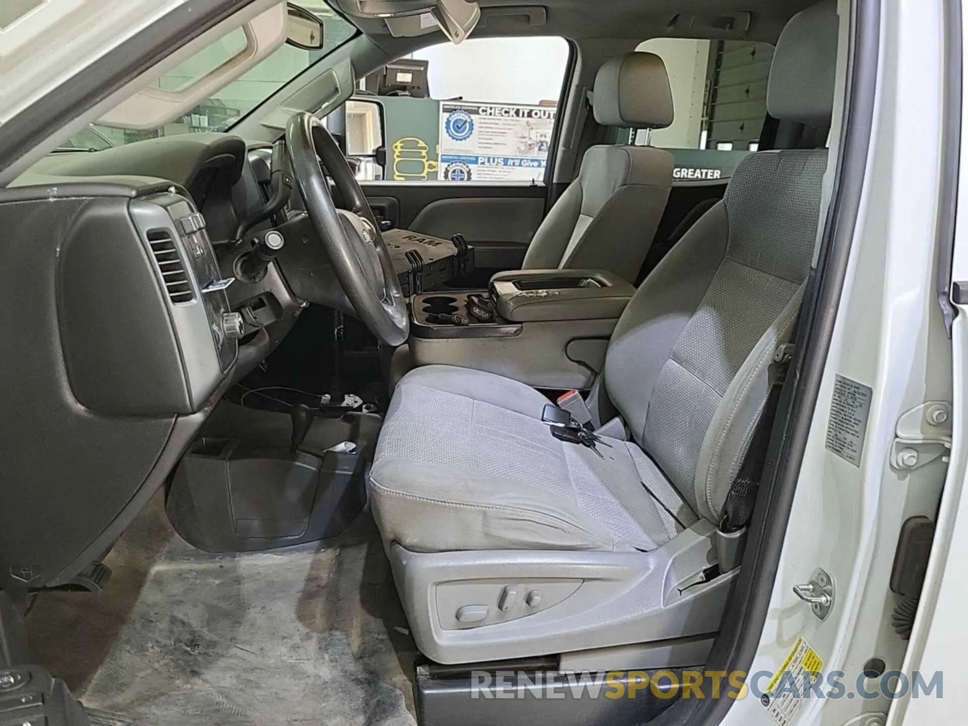 22 Photograph of a damaged car 2GC2KREG4K1187232 CHEVROLET SILVERADO 2500HD 2019