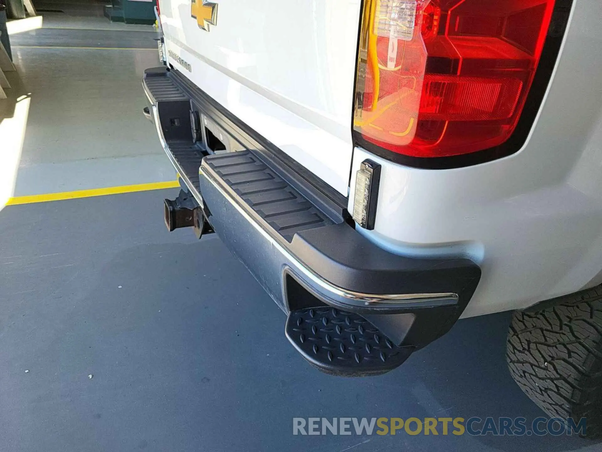 29 Photograph of a damaged car 2GC2KREG4K1187232 CHEVROLET SILVERADO 2500HD 2019