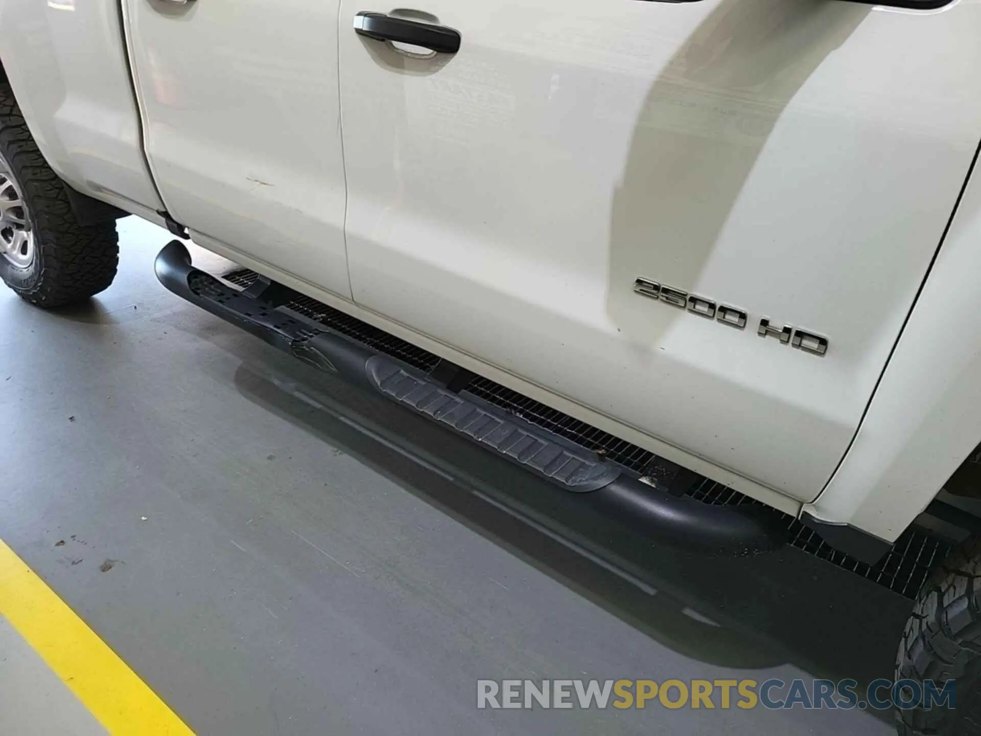 4 Photograph of a damaged car 2GC2KREG4K1187232 CHEVROLET SILVERADO 2500HD 2019