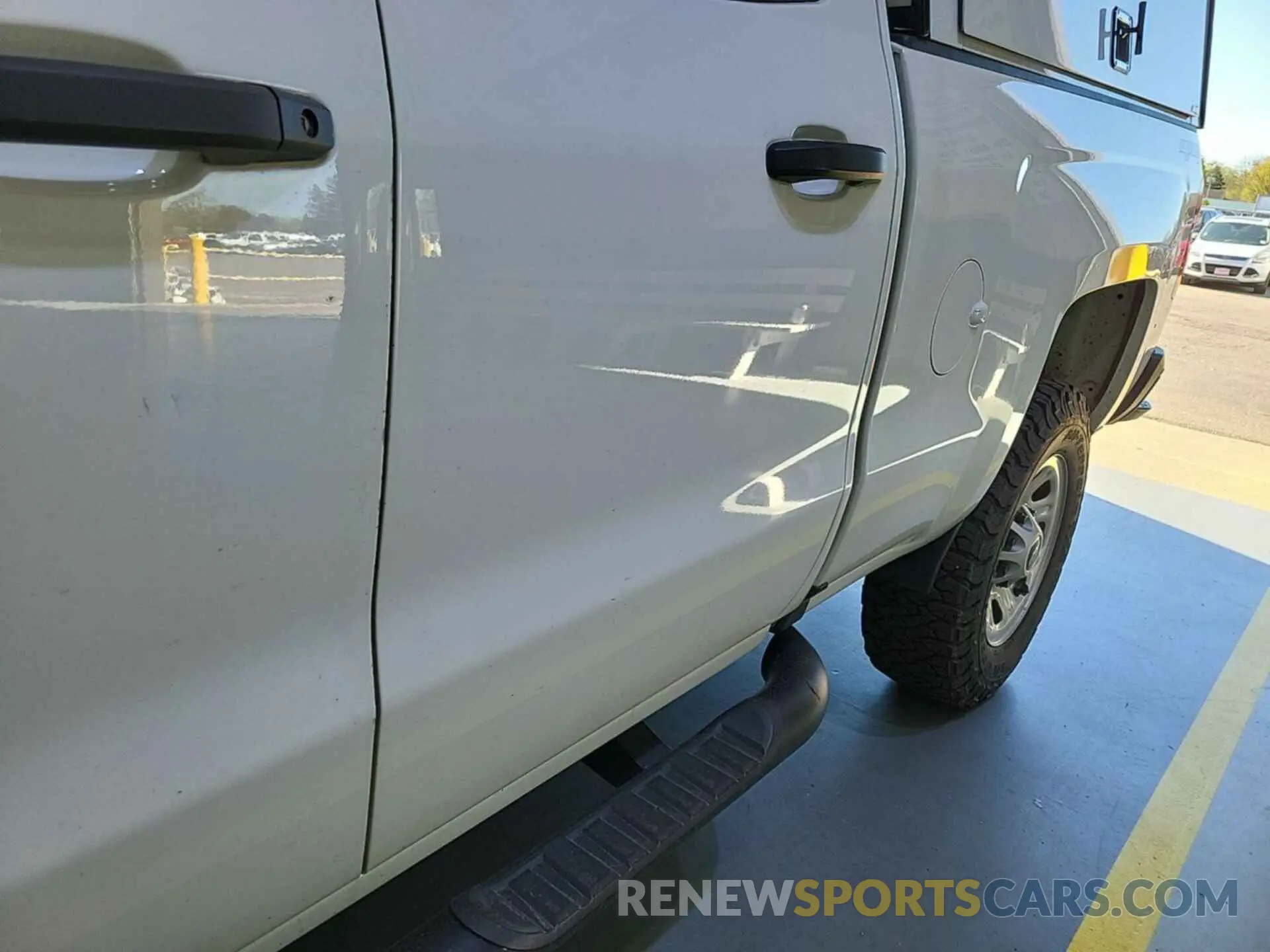 5 Photograph of a damaged car 2GC2KREG4K1187232 CHEVROLET SILVERADO 2500HD 2019
