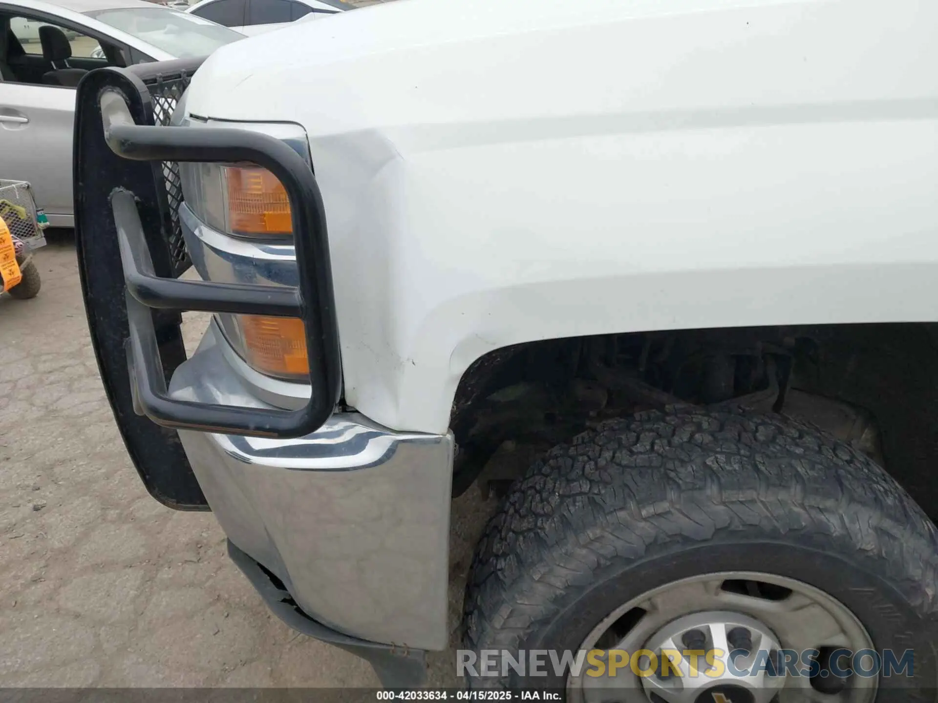 19 Photograph of a damaged car 2GC2KREG6K1108417 CHEVROLET SILVERADO 2500HD 2019
