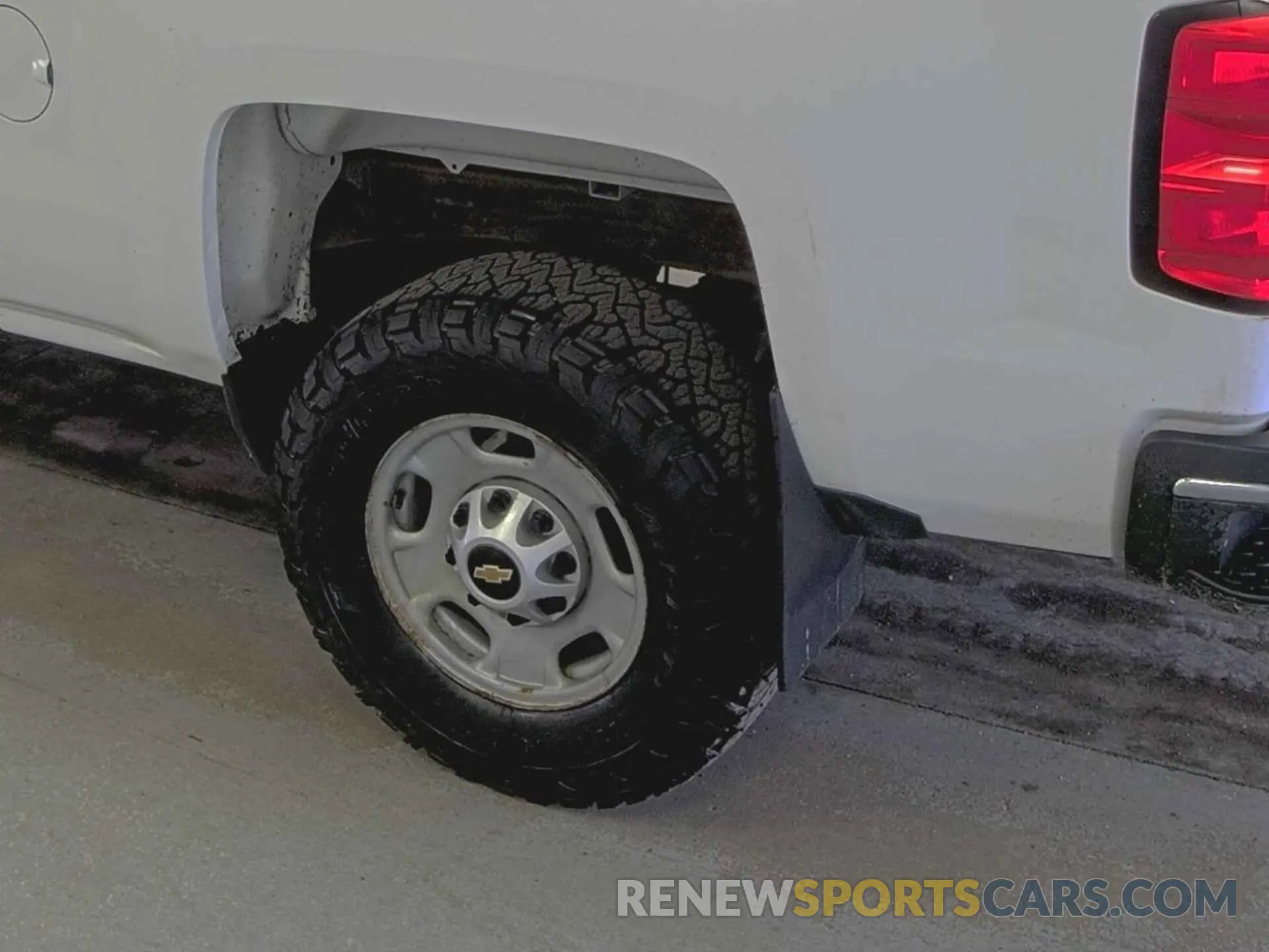 28 Photograph of a damaged car 2GC2KREG6K1156838 CHEVROLET SILVERADO 2500HD 2019