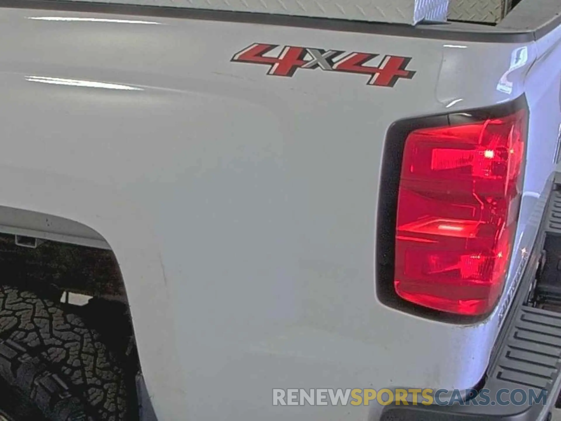 34 Photograph of a damaged car 2GC2KREG6K1156838 CHEVROLET SILVERADO 2500HD 2019