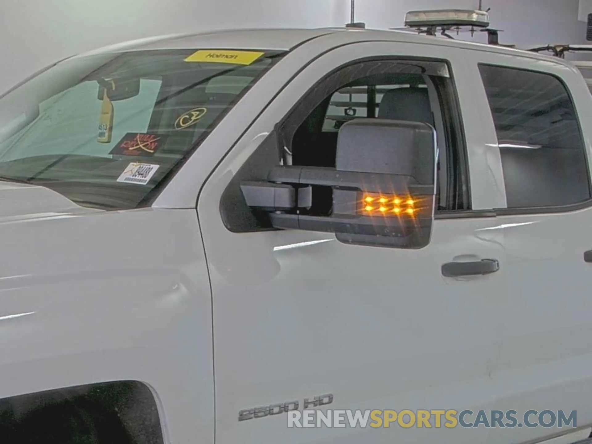 8 Photograph of a damaged car 2GC2KREG6K1156838 CHEVROLET SILVERADO 2500HD 2019