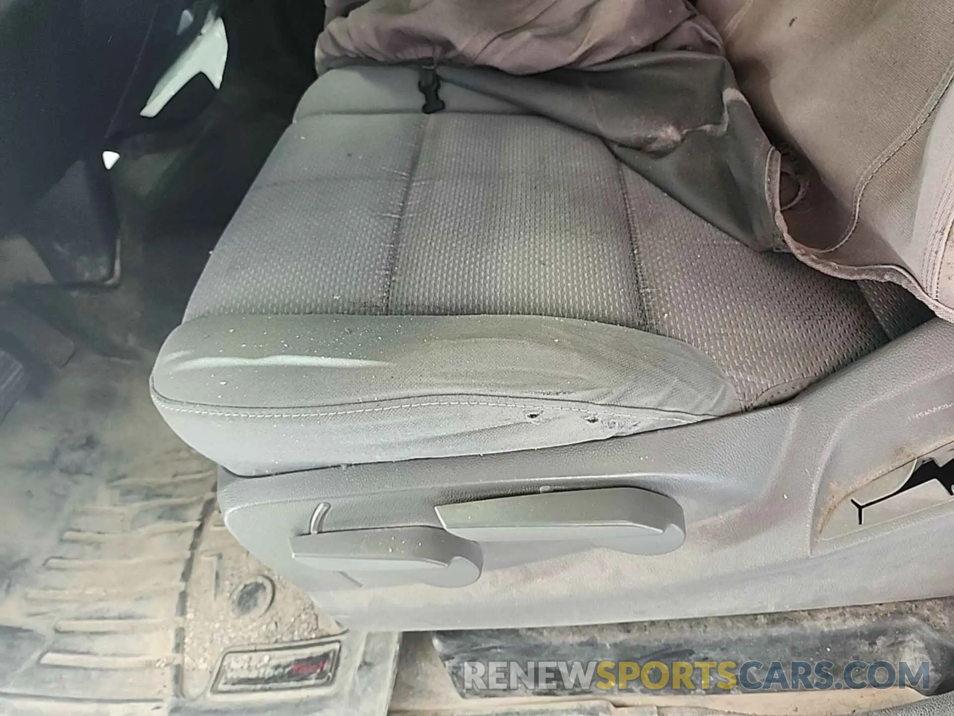 18 Photograph of a damaged car 2GC2KREG8K1239865 CHEVROLET SILVERADO 2500HD 2019