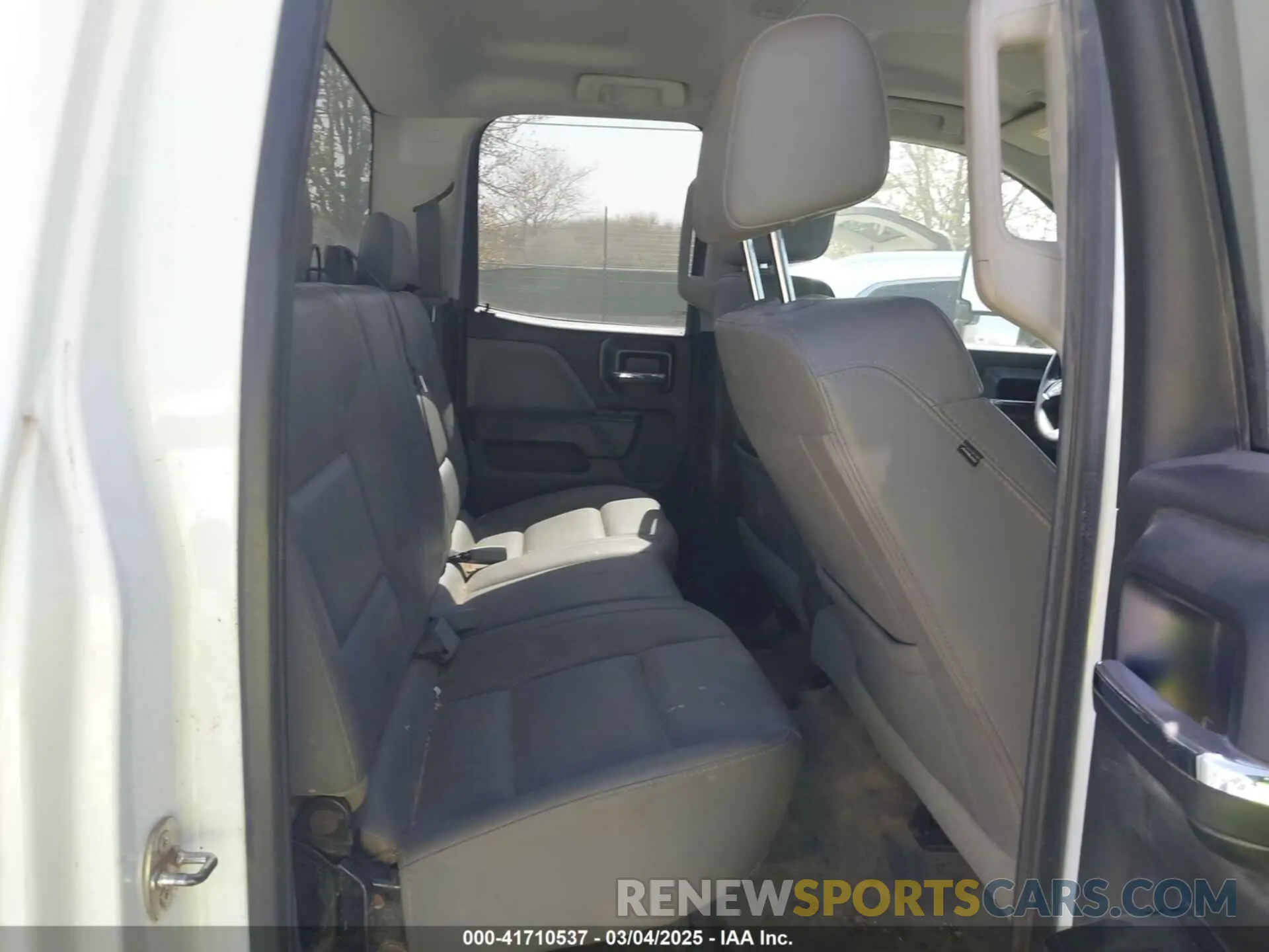 8 Photograph of a damaged car 2GC2KREG9K1154775 CHEVROLET SILVERADO 2500HD 2019