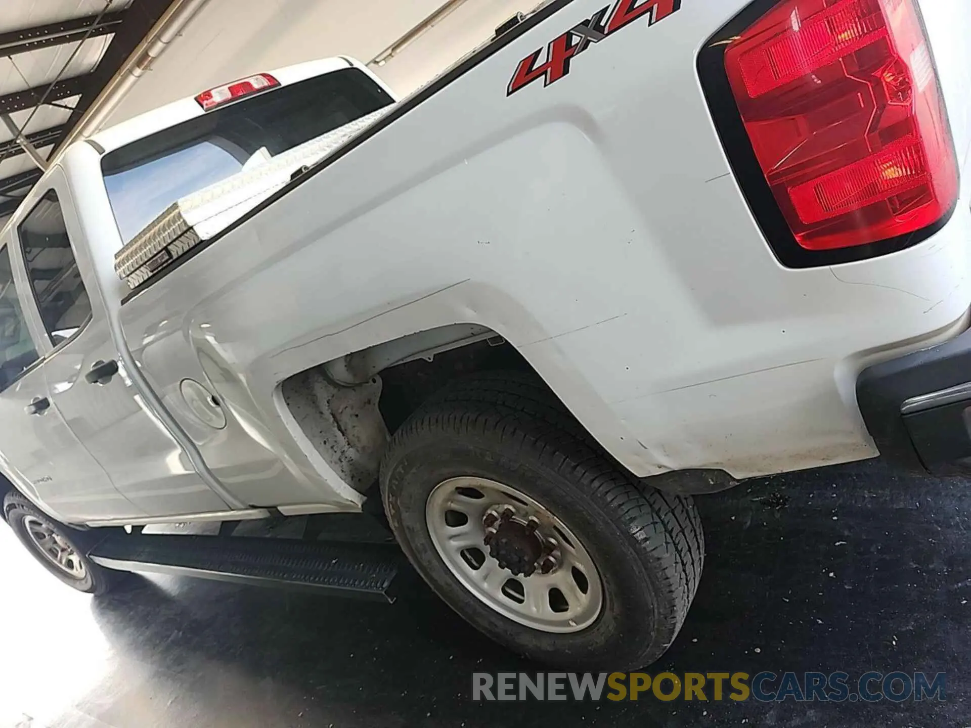 1 Photograph of a damaged car 2GC2KREG9K1161449 CHEVROLET SILVERADO 2500HD 2019