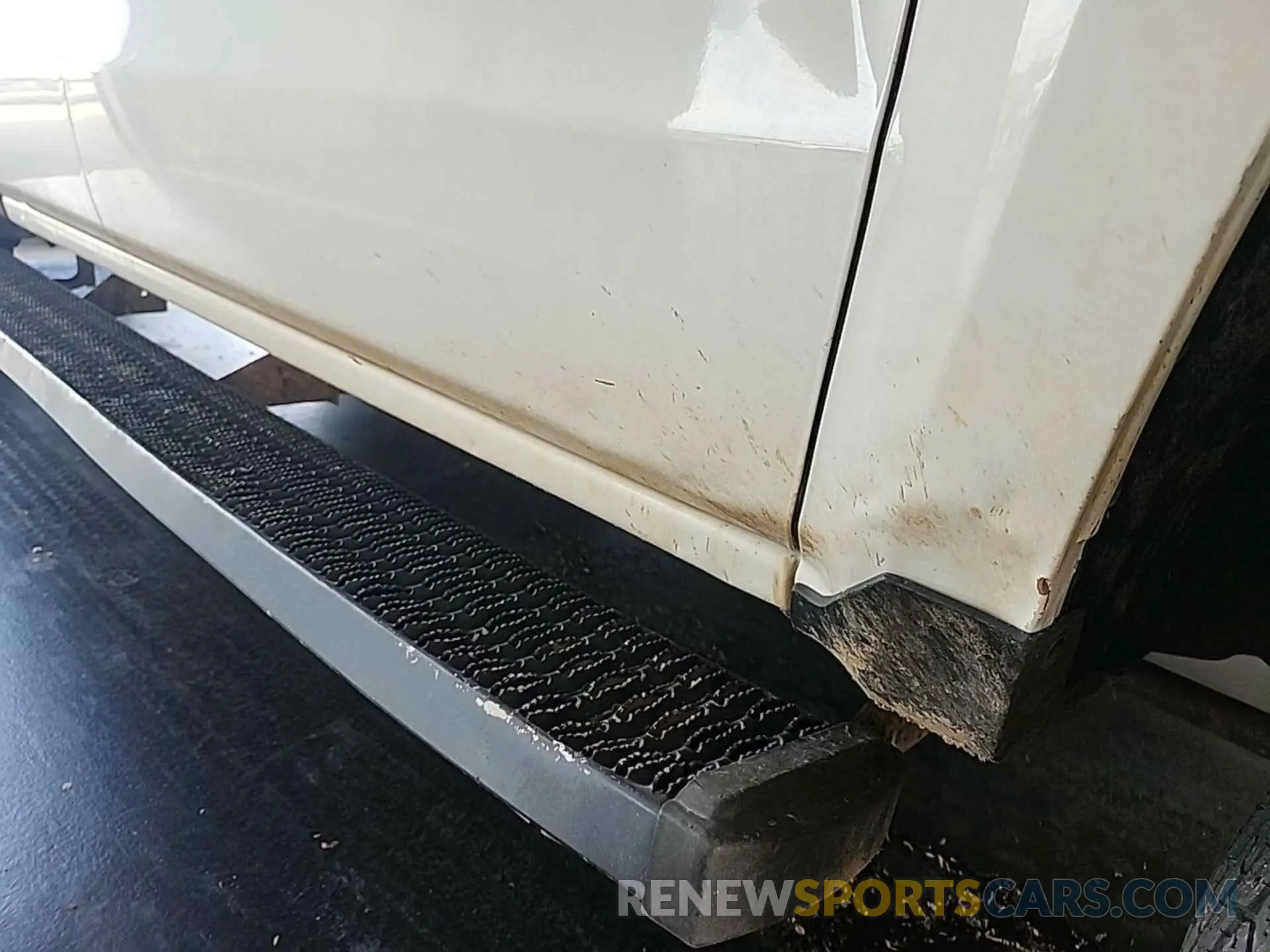 14 Photograph of a damaged car 2GC2KREG9K1161449 CHEVROLET SILVERADO 2500HD 2019