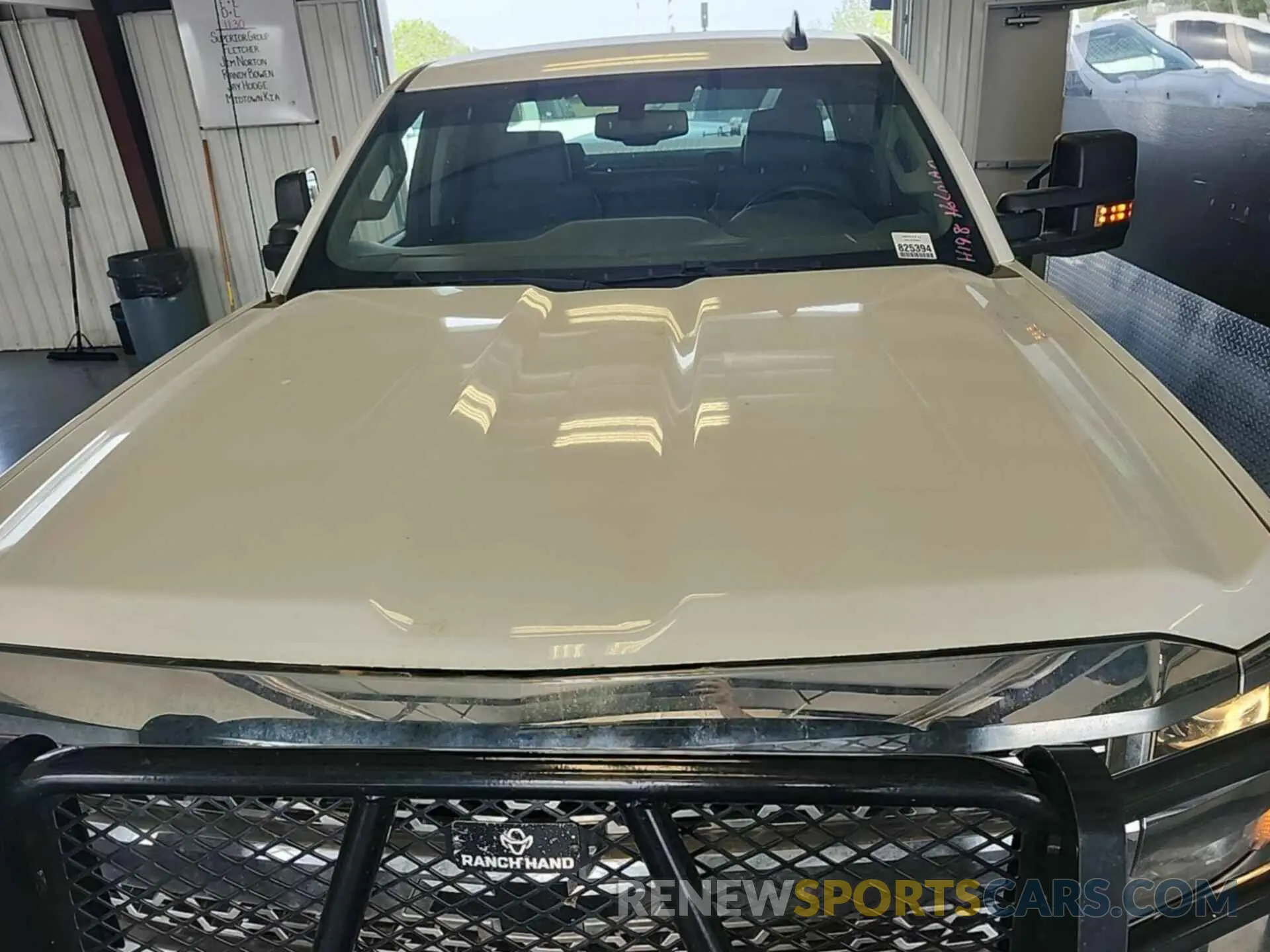 16 Photograph of a damaged car 2GC2KREG9K1161449 CHEVROLET SILVERADO 2500HD 2019