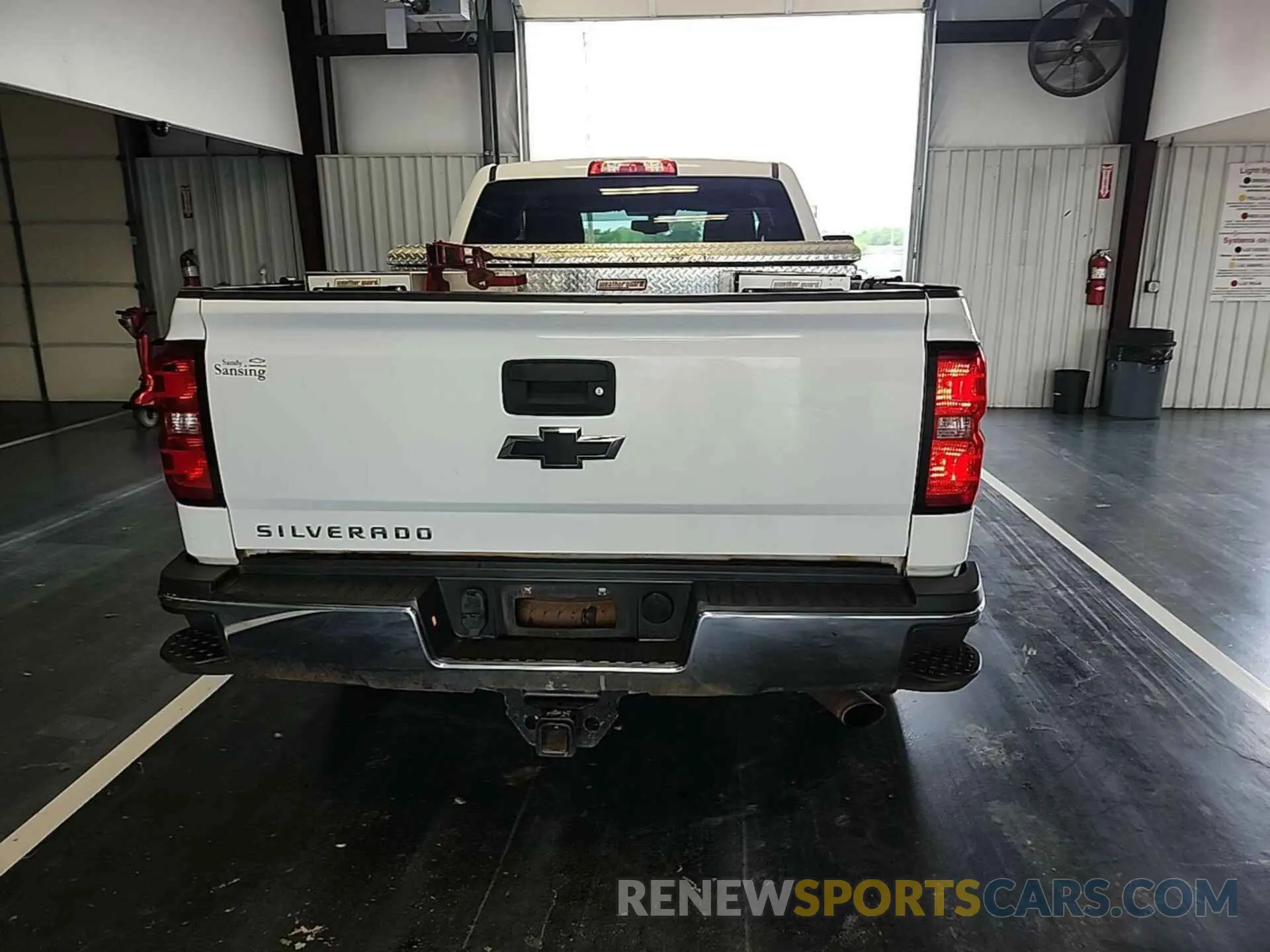 20 Photograph of a damaged car 2GC2KREG9K1161449 CHEVROLET SILVERADO 2500HD 2019