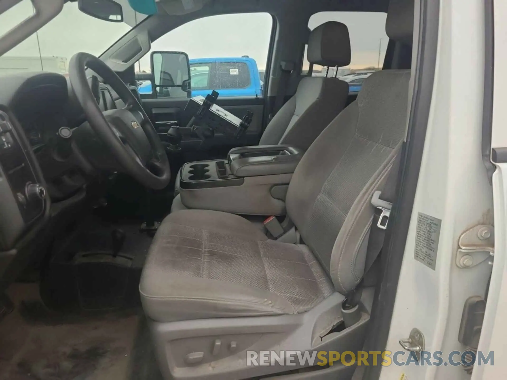45 Photograph of a damaged car 2GC2KREGXK1187204 CHEVROLET SILVERADO 2500HD 2019