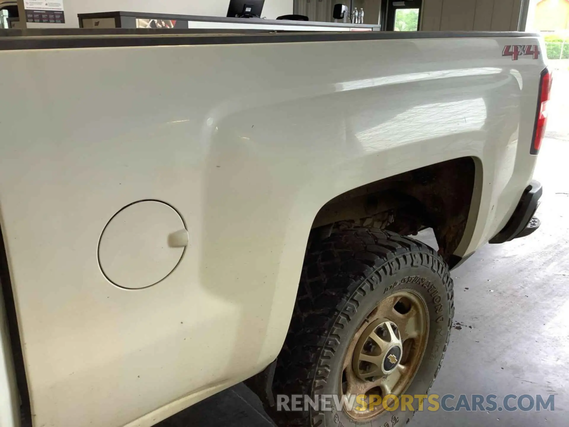 1 Photograph of a damaged car 2GC2KSEG0K1211890 CHEVROLET SILVERADO 2500HD 2019
