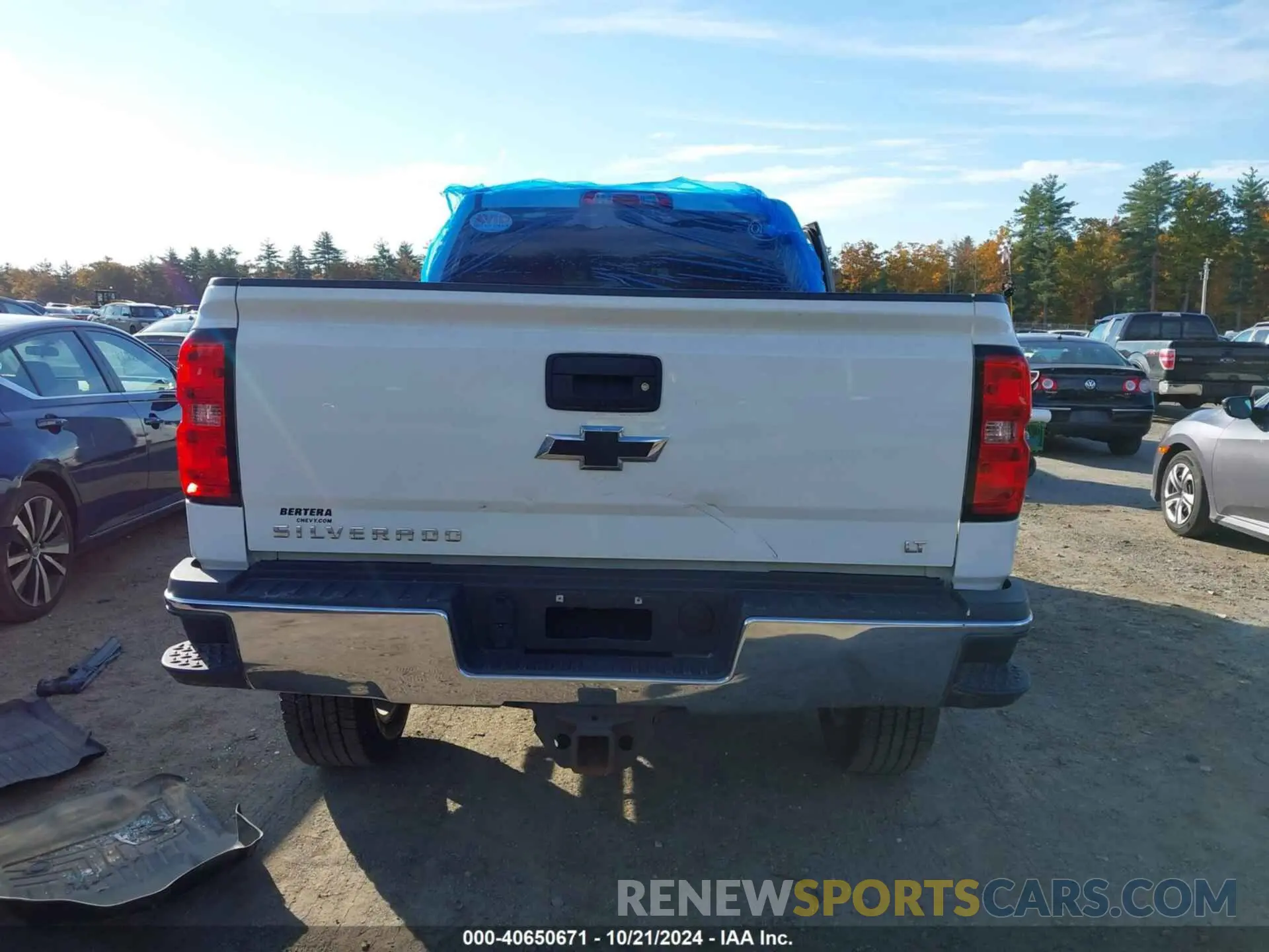 17 Photograph of a damaged car 2GC2KSEG1K1240430 CHEVROLET SILVERADO 2500HD 2019
