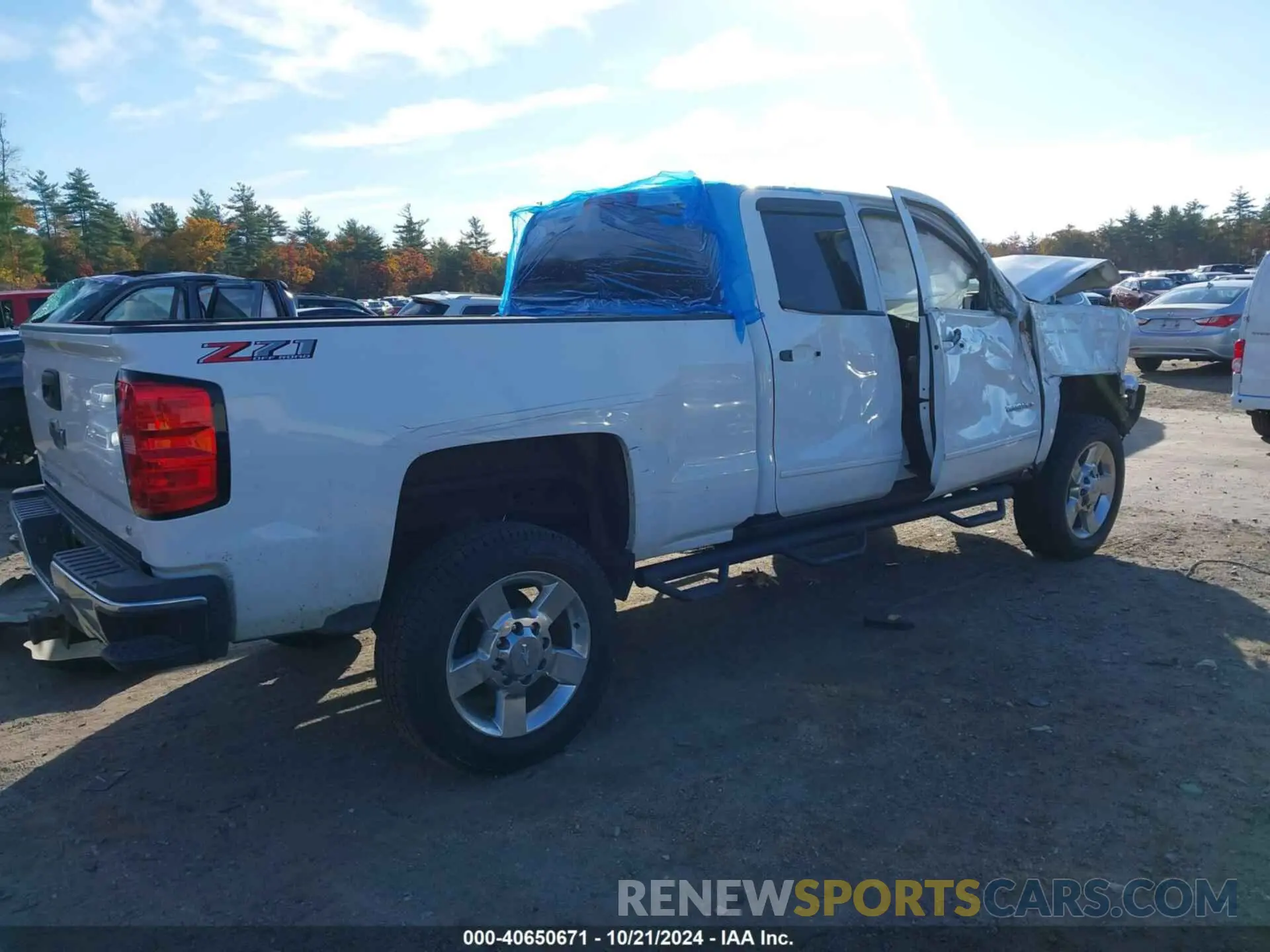4 Photograph of a damaged car 2GC2KSEG1K1240430 CHEVROLET SILVERADO 2500HD 2019