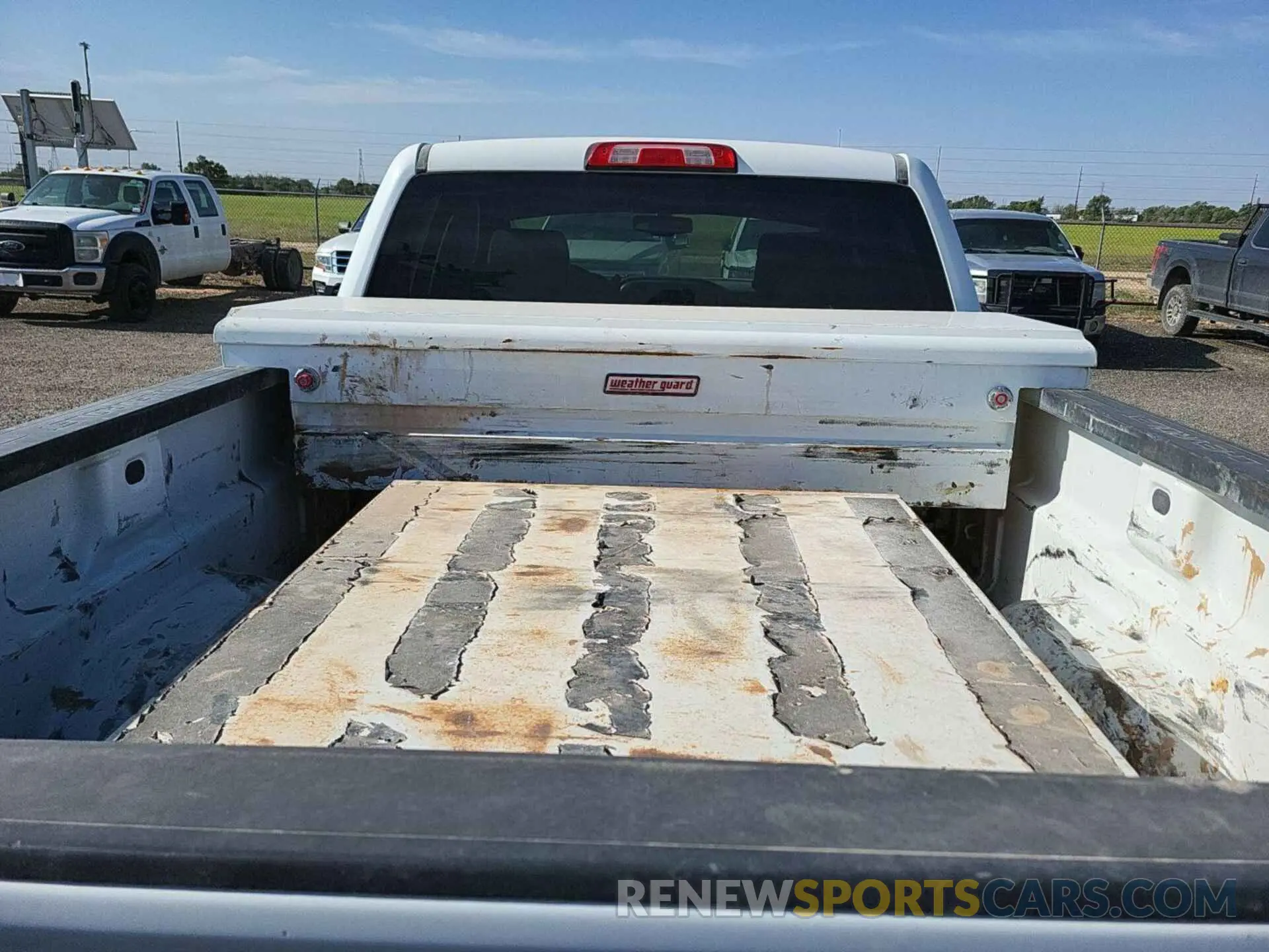 11 Photograph of a damaged car 2GC2KSEG5K1208872 CHEVROLET SILVERADO 2500HD 2019