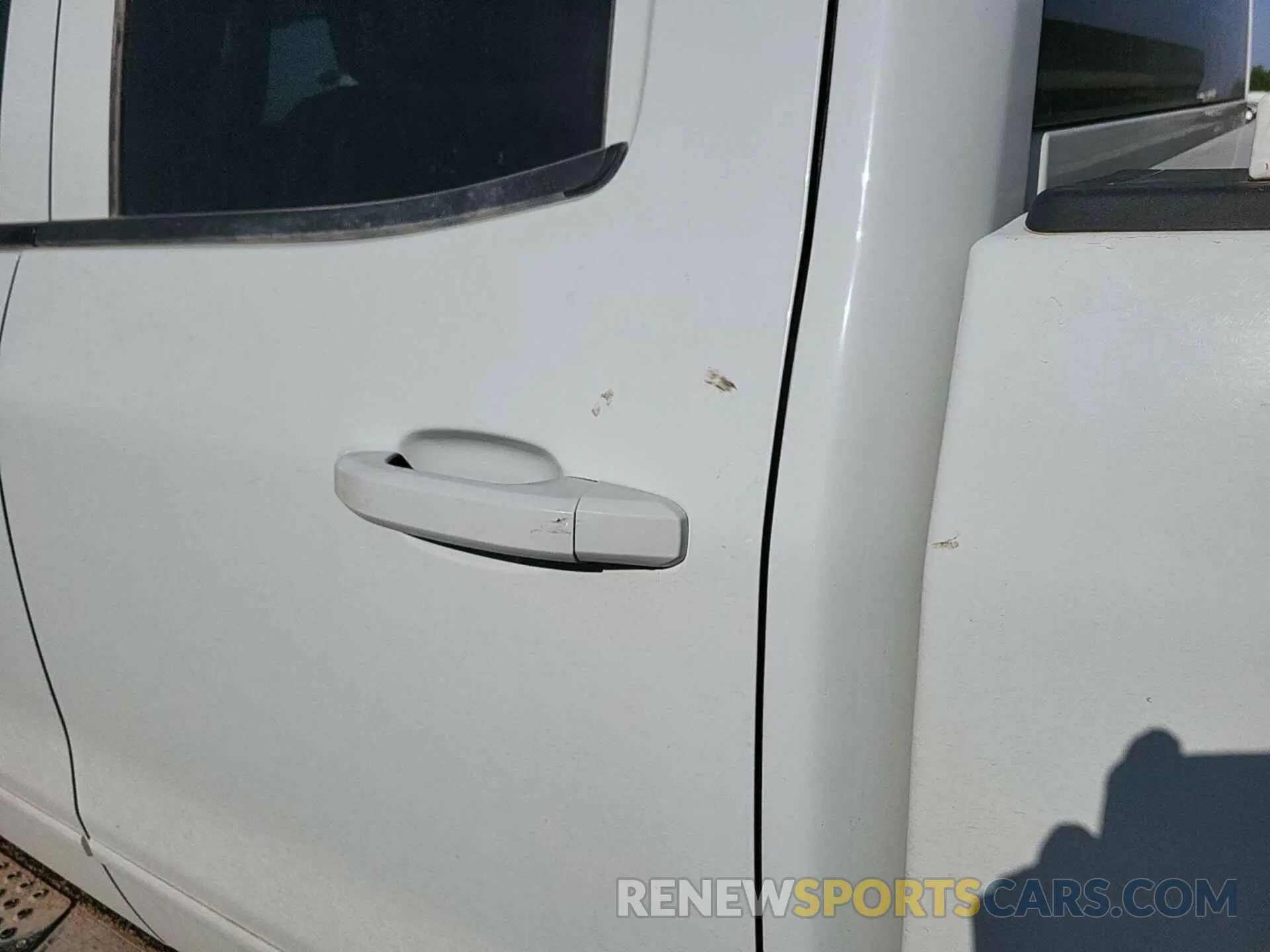 21 Photograph of a damaged car 2GC2KSEG5K1208872 CHEVROLET SILVERADO 2500HD 2019