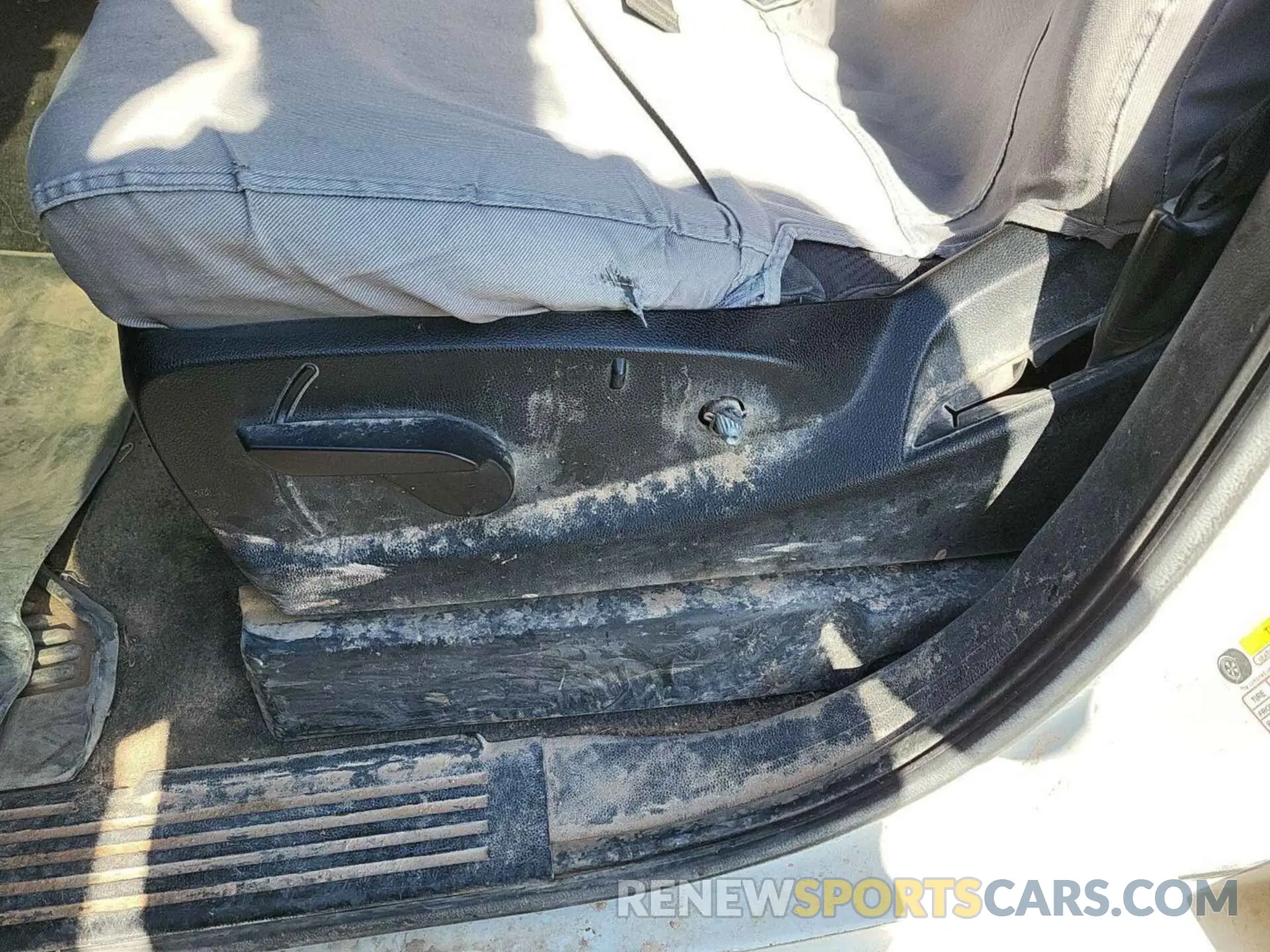 24 Photograph of a damaged car 2GC2KSEG5K1208872 CHEVROLET SILVERADO 2500HD 2019