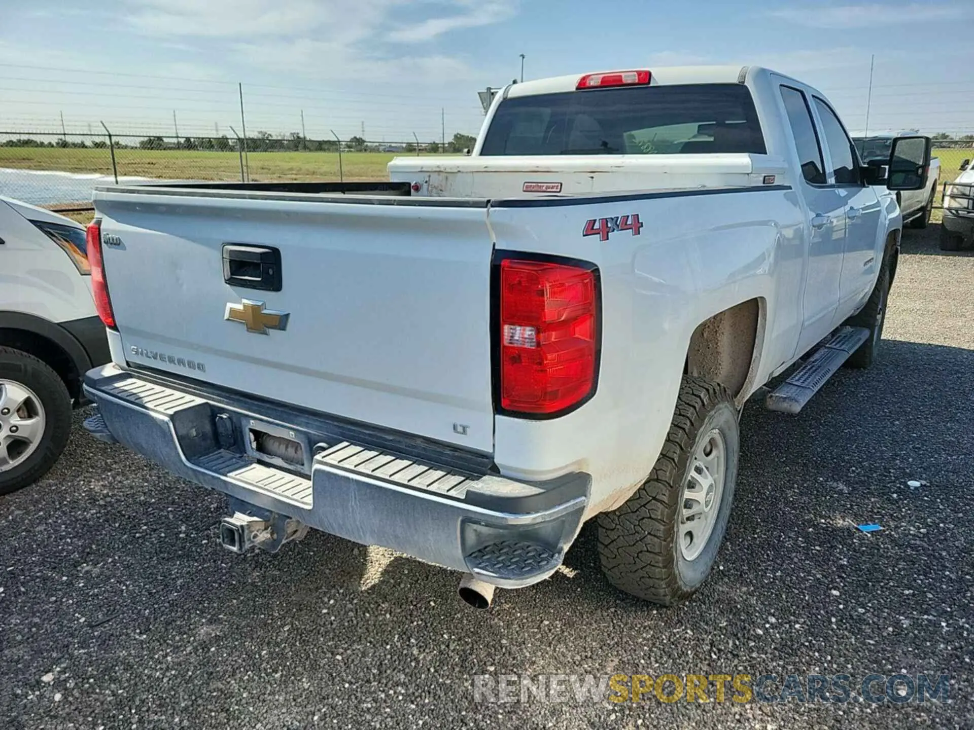 5 Photograph of a damaged car 2GC2KSEG5K1208872 CHEVROLET SILVERADO 2500HD 2019