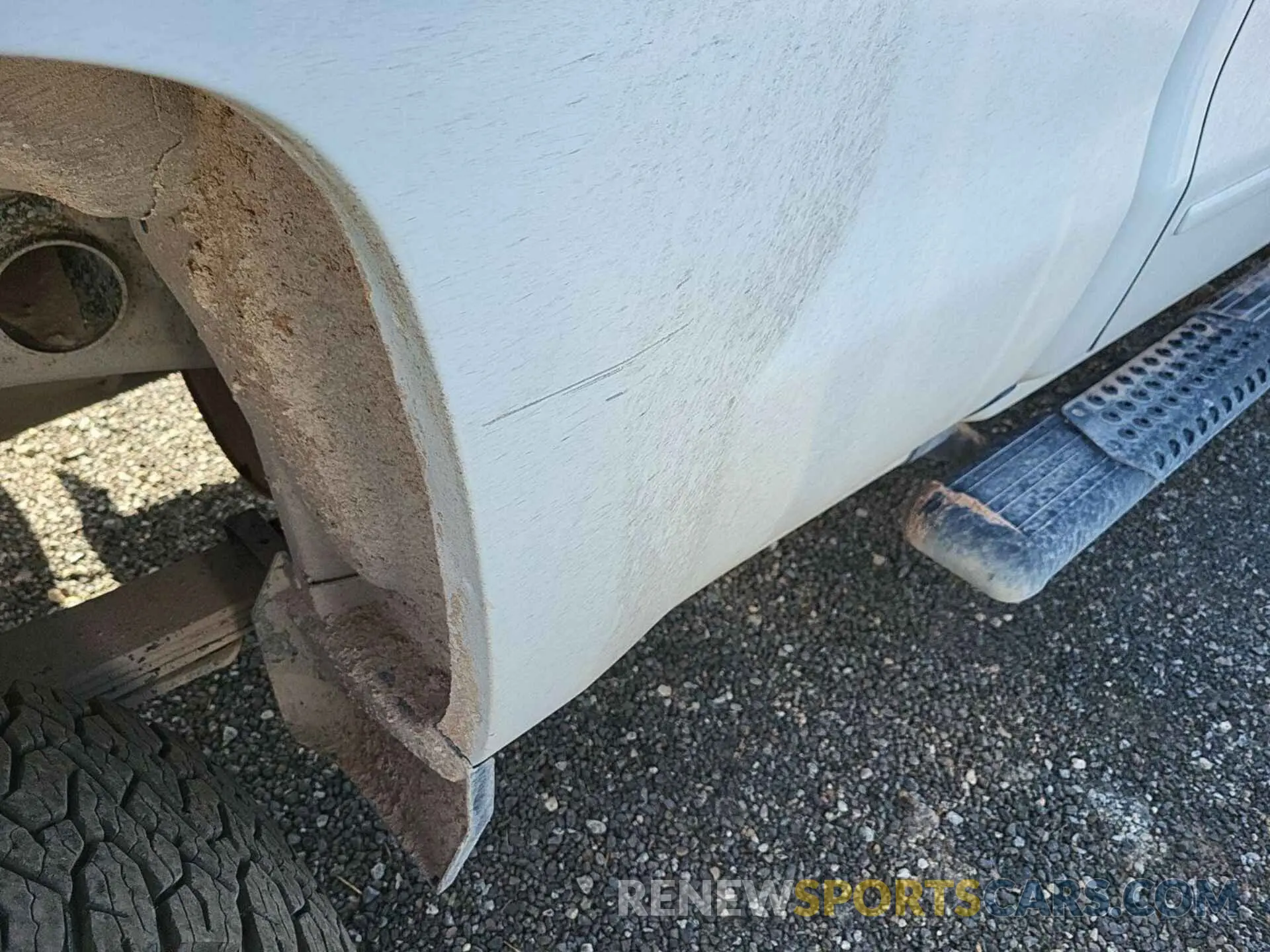 8 Photograph of a damaged car 2GC2KSEG5K1208872 CHEVROLET SILVERADO 2500HD 2019