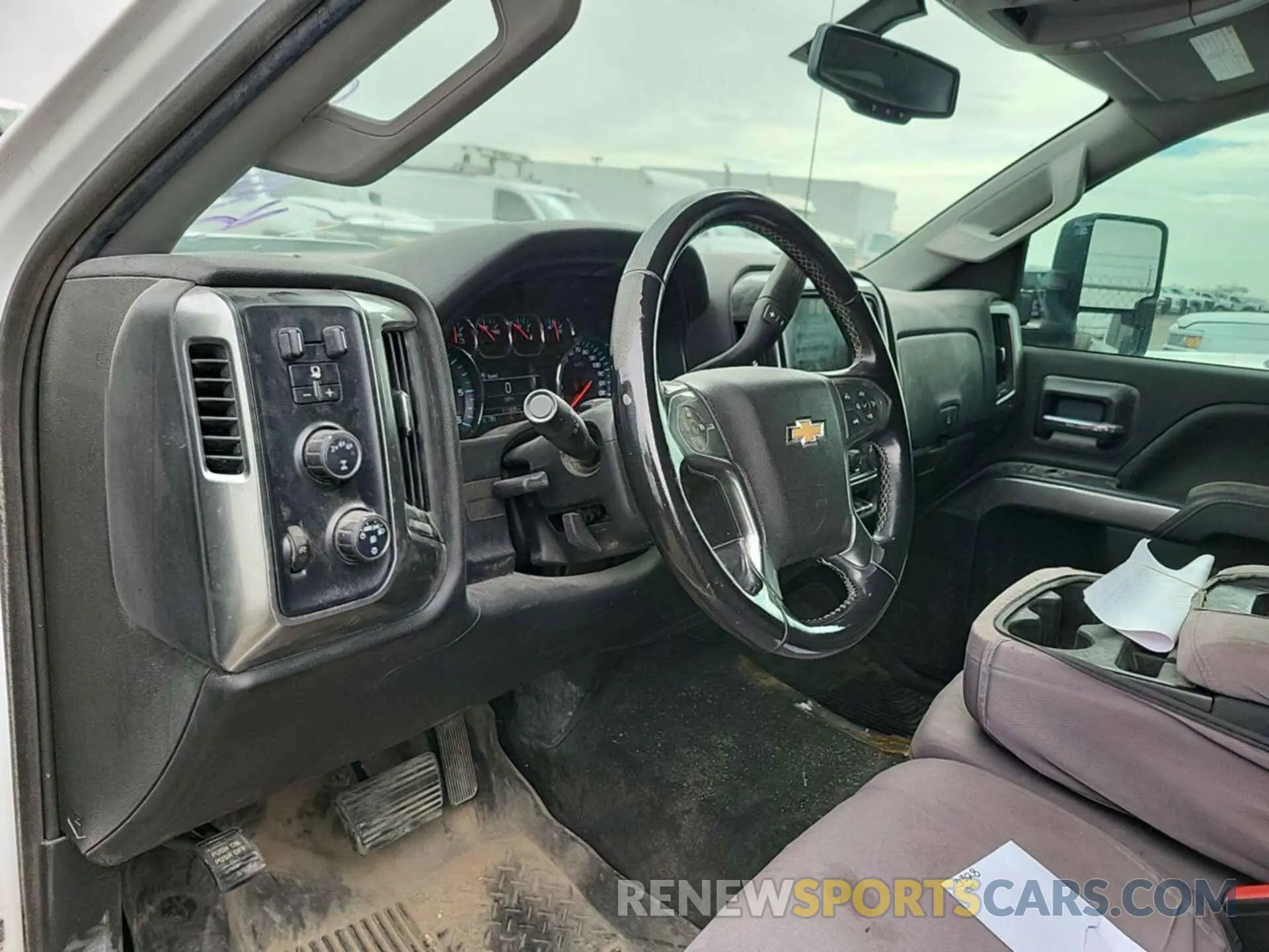 2 Photograph of a damaged car 2GC2KSEG6K1102981 CHEVROLET SILVERADO 2500HD 2019