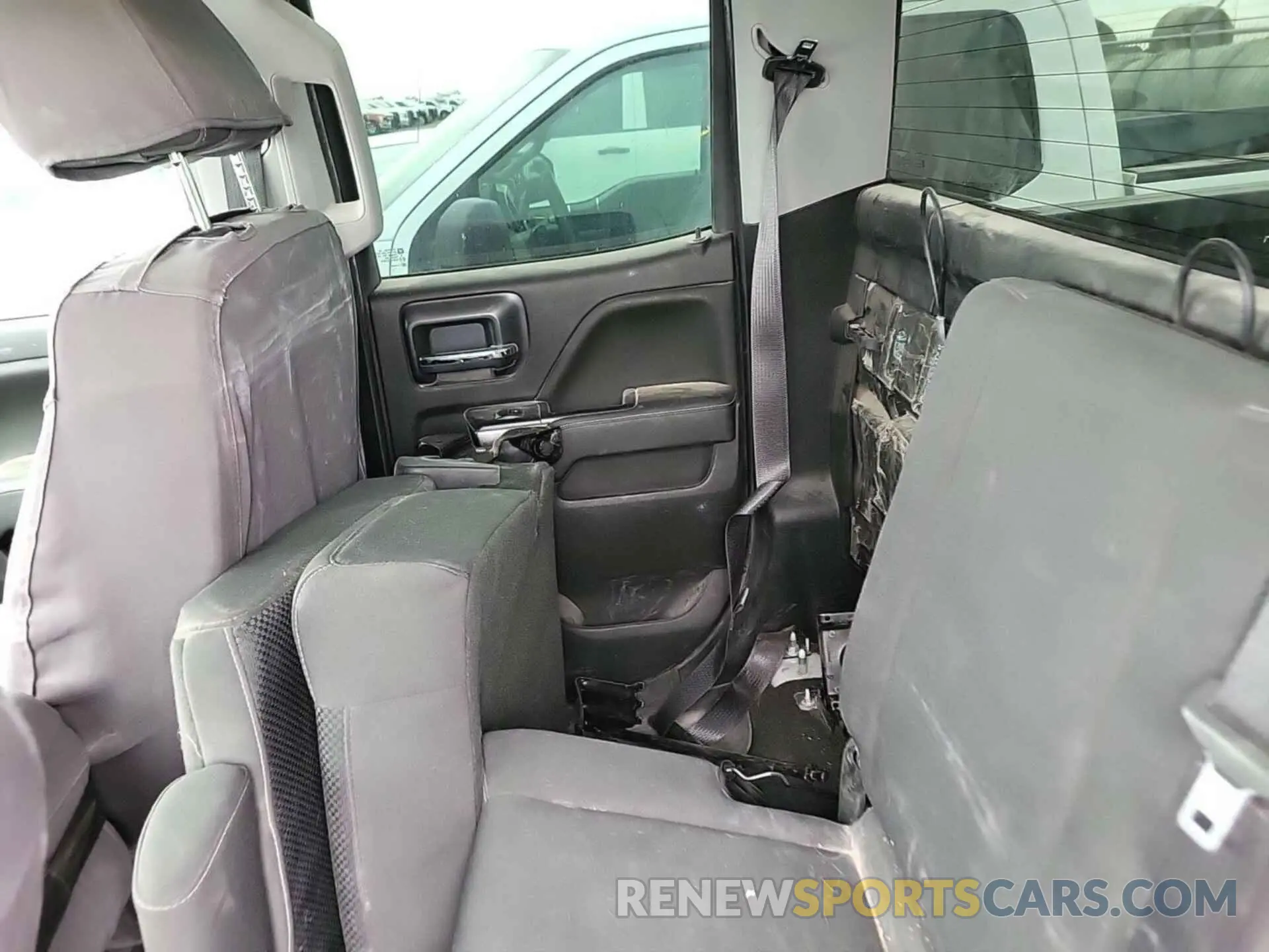 8 Photograph of a damaged car 2GC2KSEG6K1102981 CHEVROLET SILVERADO 2500HD 2019