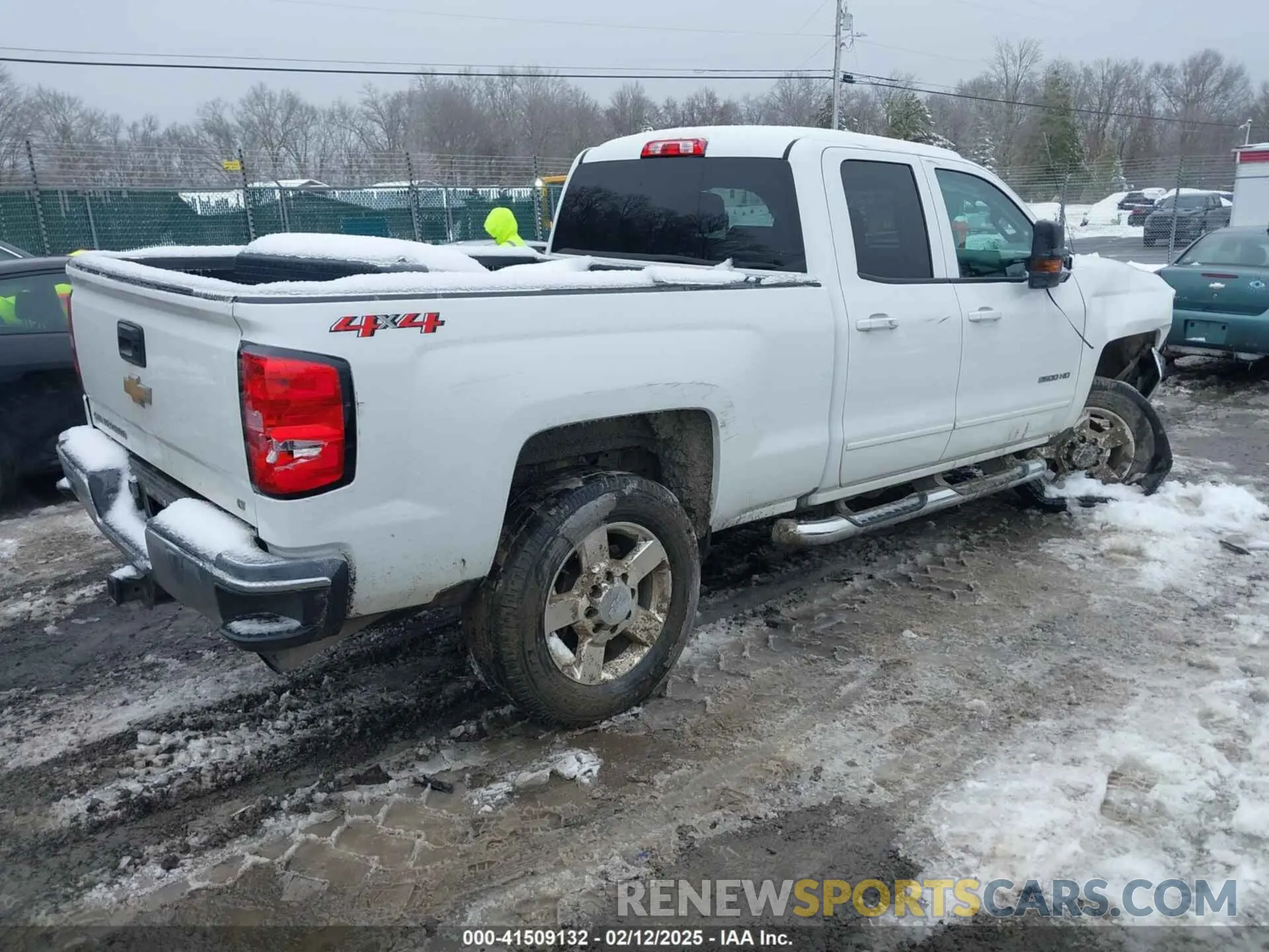 4 Photograph of a damaged car 2GC2KSEG6K1169239 CHEVROLET SILVERADO 2500HD 2019