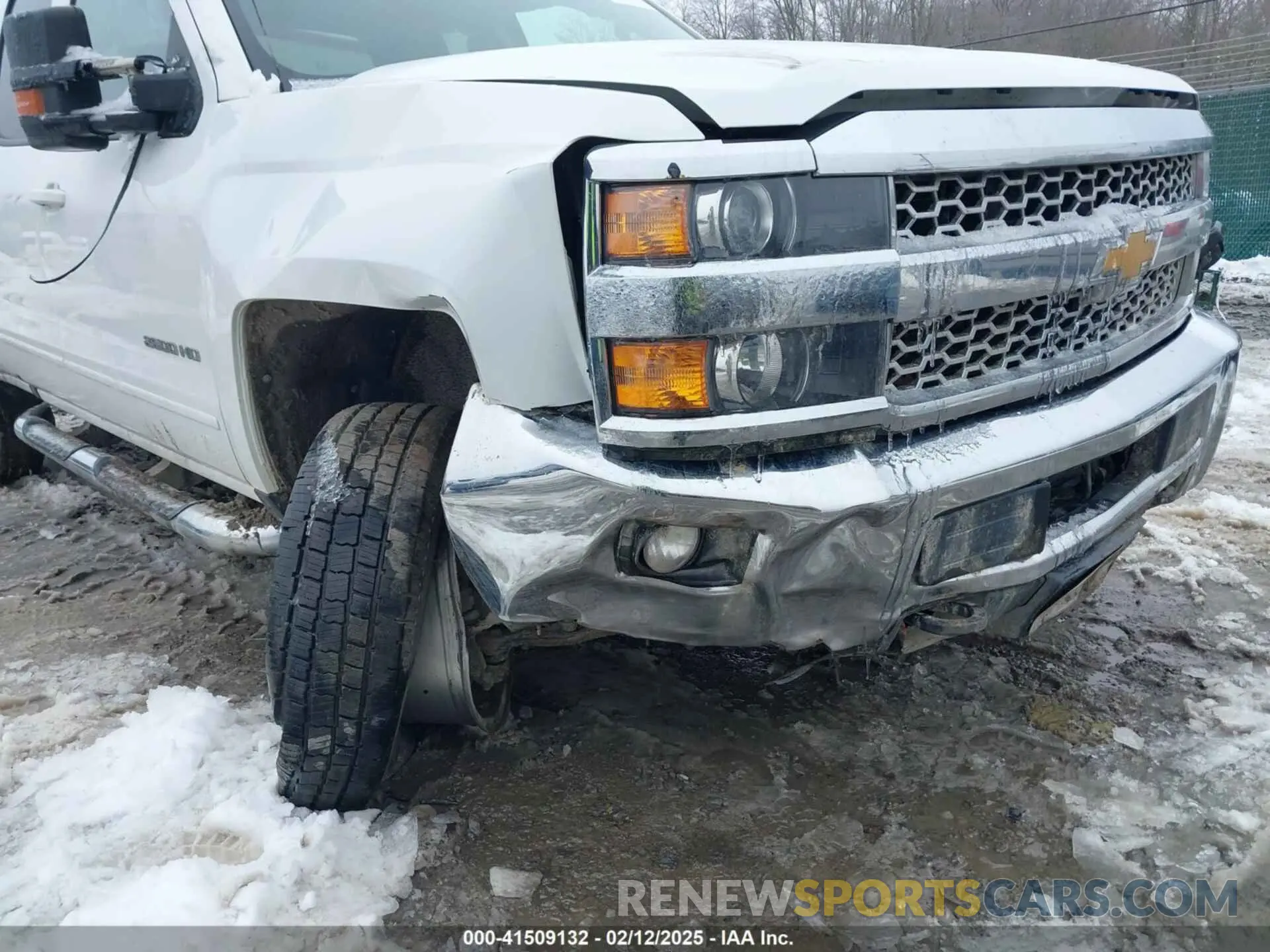 6 Photograph of a damaged car 2GC2KSEG6K1169239 CHEVROLET SILVERADO 2500HD 2019