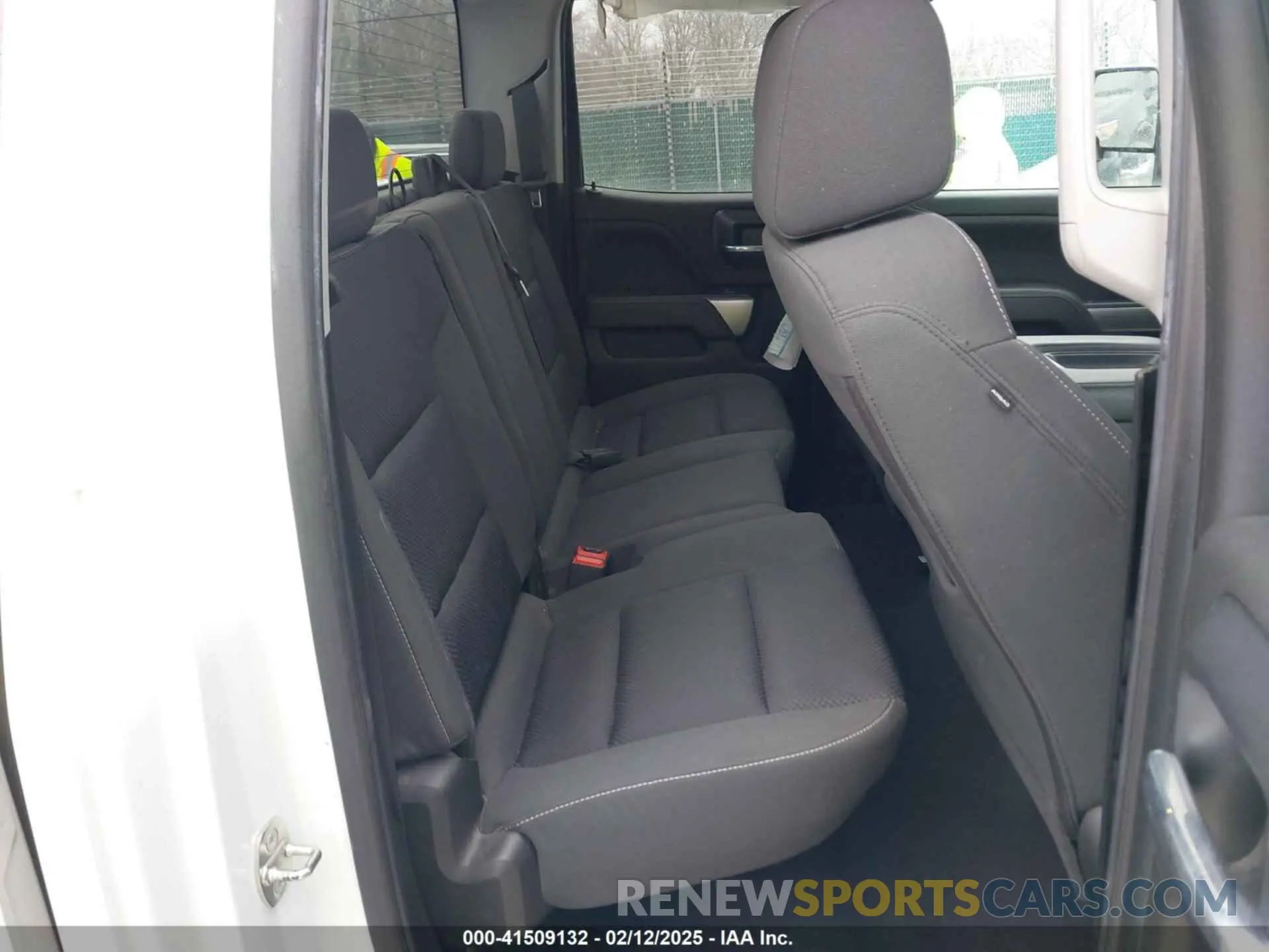 8 Photograph of a damaged car 2GC2KSEG6K1169239 CHEVROLET SILVERADO 2500HD 2019