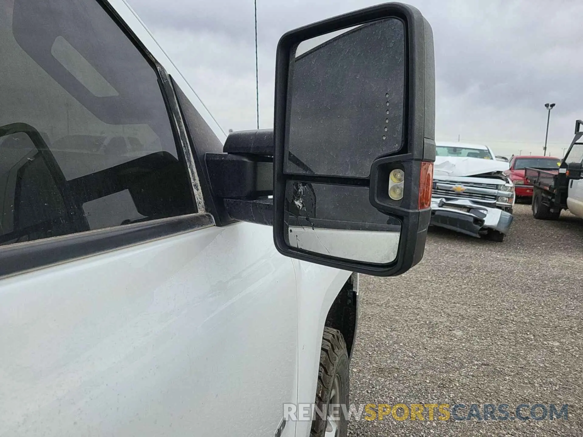 8 Photograph of a damaged car 2GC2KSEG7K1208940 CHEVROLET SILVERADO 2500HD 2019