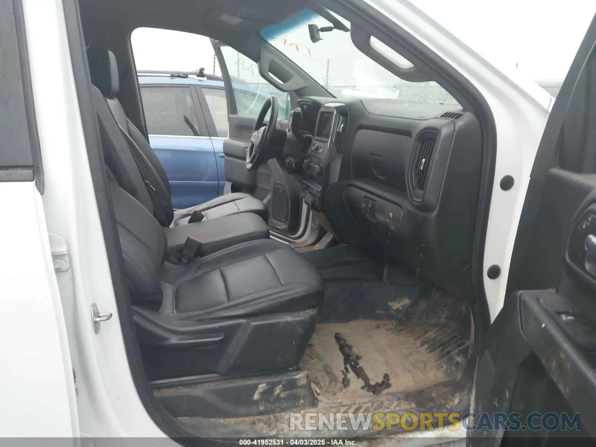 5 Photograph of a damaged car 1GB1WLE70LF217970 CHEVROLET SILVERADO 2500HD 2020