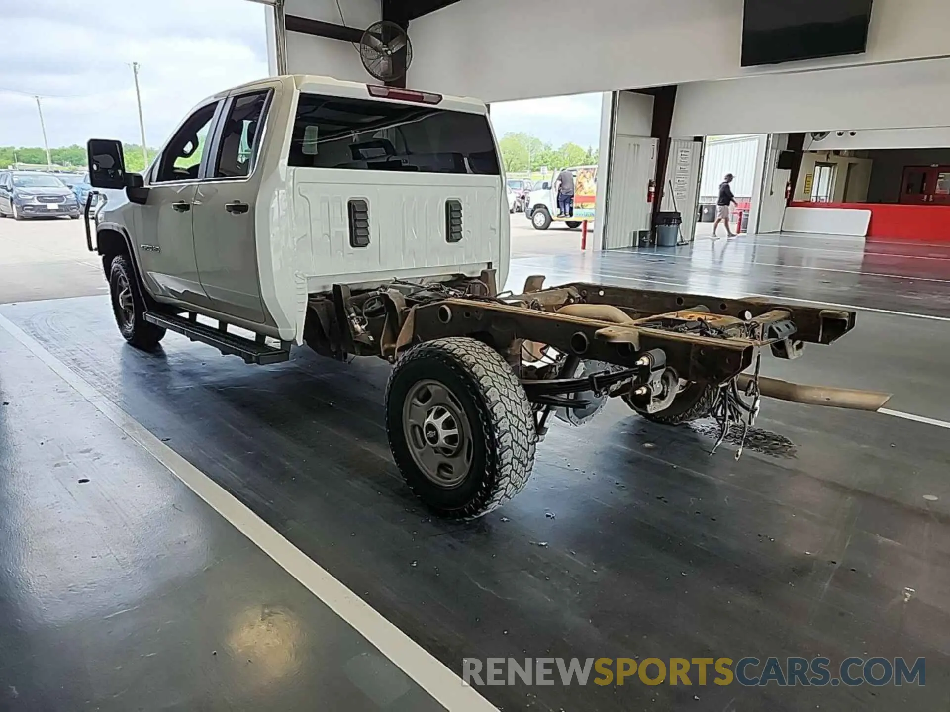 27 Photograph of a damaged car 1GB2YLE78LF260578 CHEVROLET SILVERADO 2500HD 2020