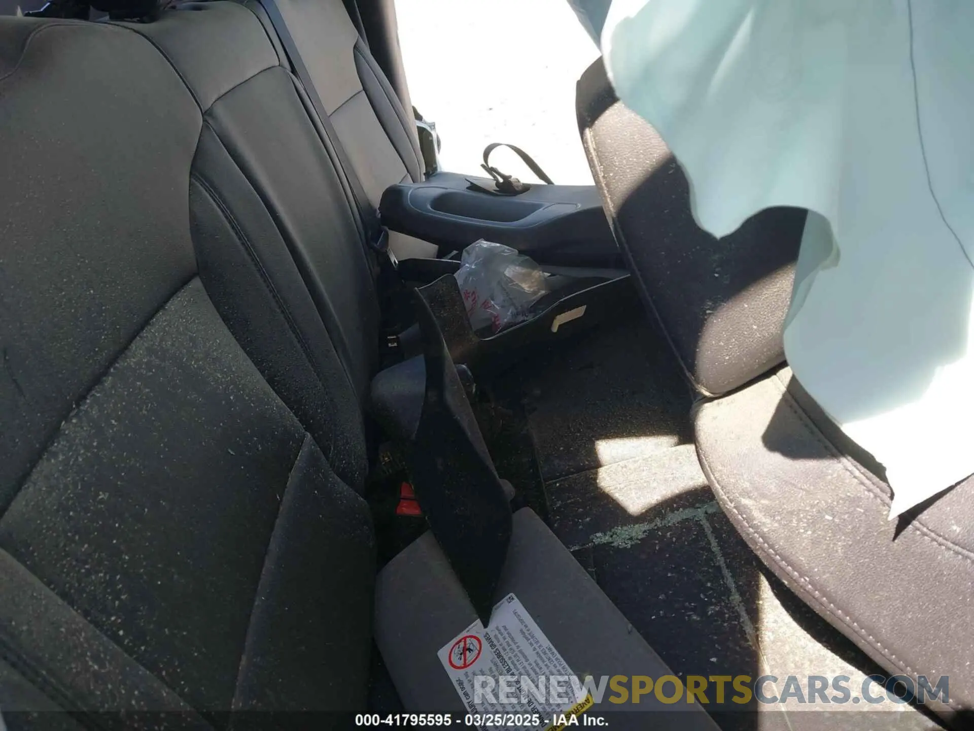 8 Photograph of a damaged car 1GB5WLE75LF287790 CHEVROLET SILVERADO 2500HD 2020