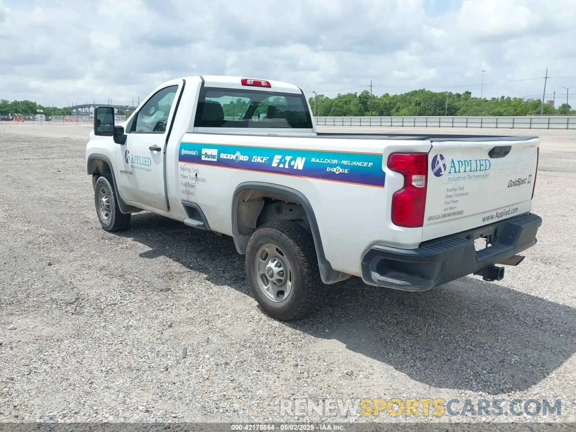 3 Photograph of a damaged car 1GC0WLE75LF202968 CHEVROLET SILVERADO 2500HD 2020