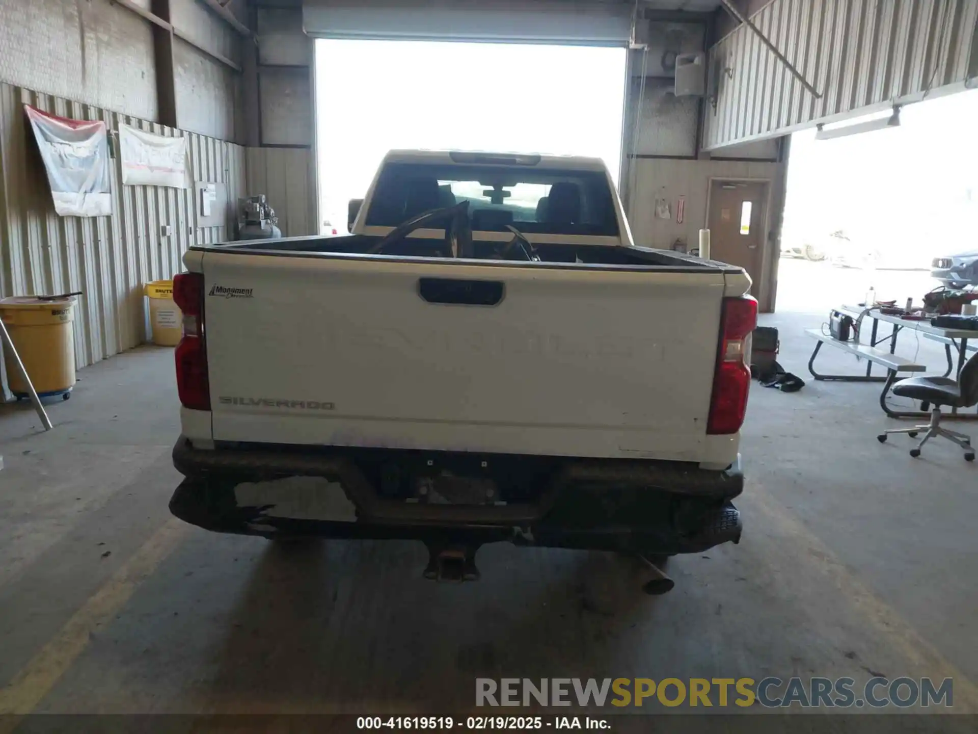 17 Photograph of a damaged car 1GC1WLE72LF313188 CHEVROLET SILVERADO 2500HD 2020