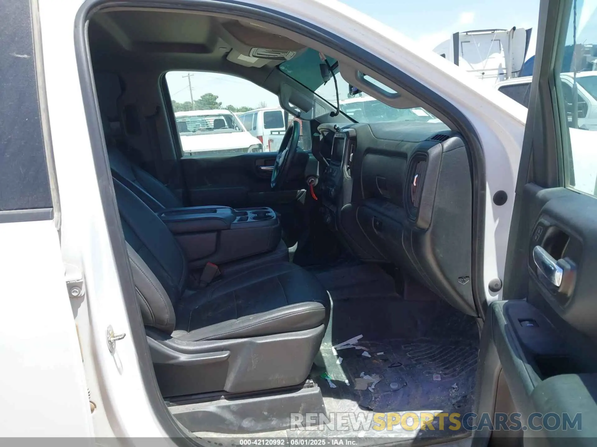 5 Photograph of a damaged car 1GC1YLE70LF184510 CHEVROLET SILVERADO 2500HD 2020