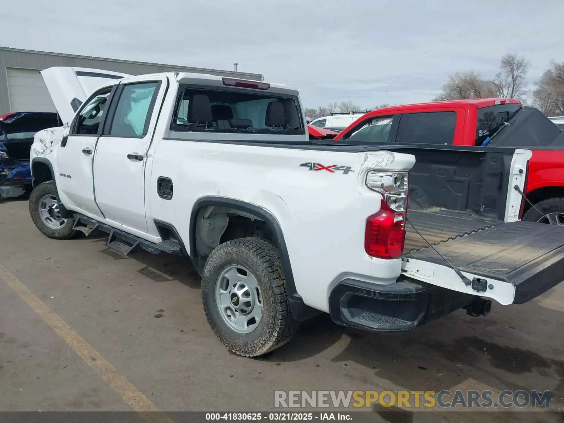 3 Photograph of a damaged car 1GC1YLE71LF331515 CHEVROLET SILVERADO 2500HD 2020