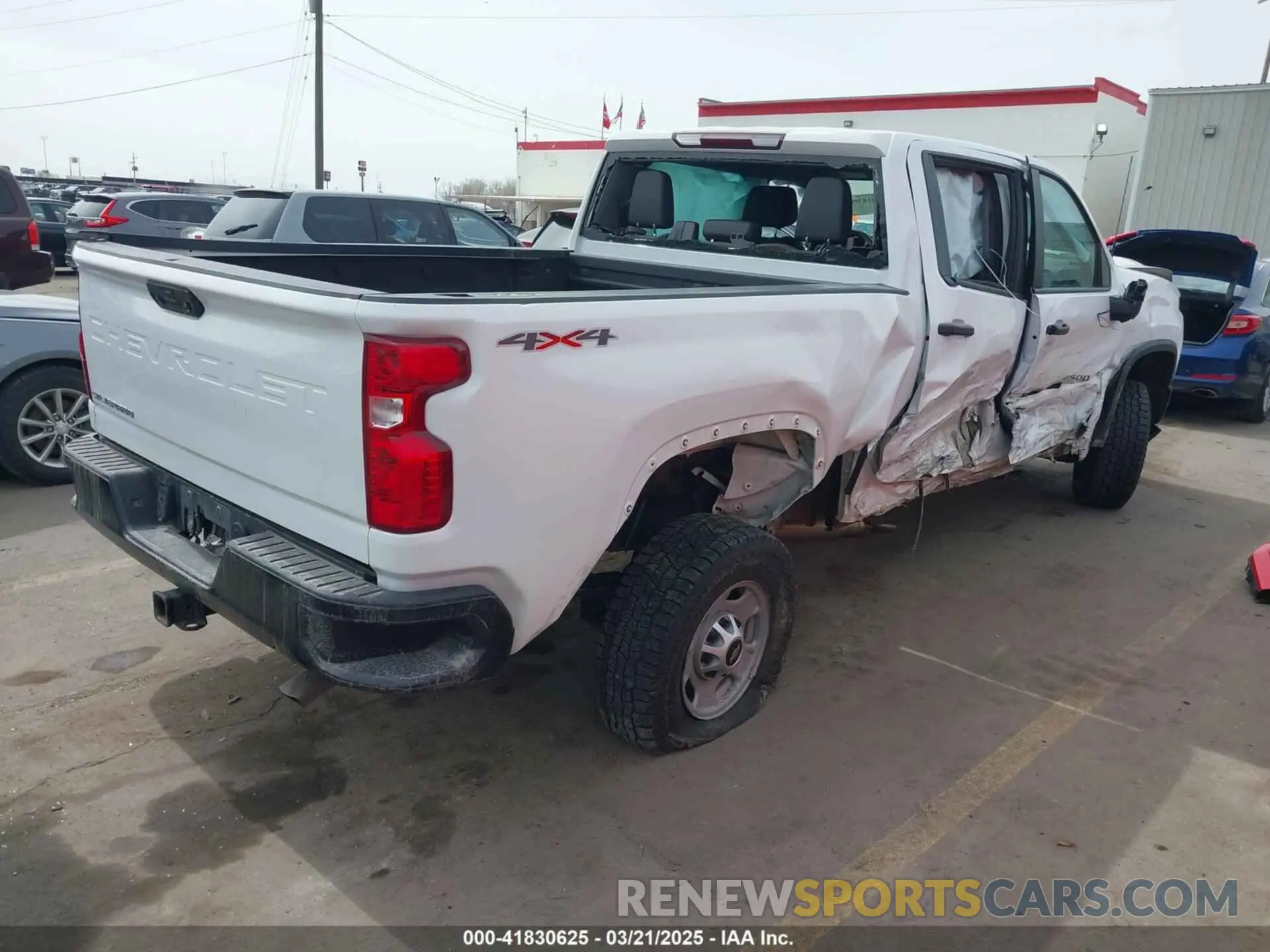 4 Photograph of a damaged car 1GC1YLE71LF331515 CHEVROLET SILVERADO 2500HD 2020