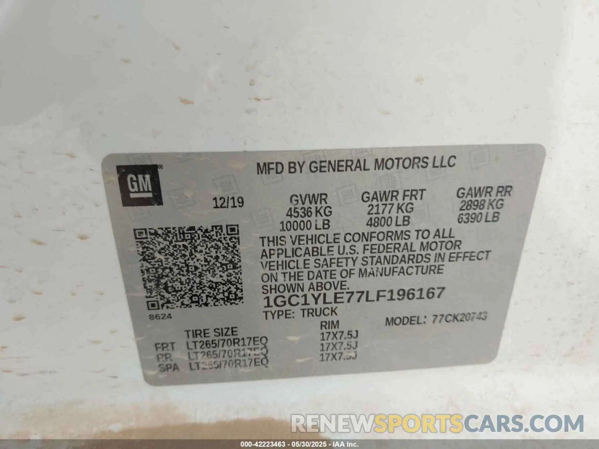 9 Photograph of a damaged car 1GC1YLE77LF196167 CHEVROLET SILVERADO 2500HD 2020