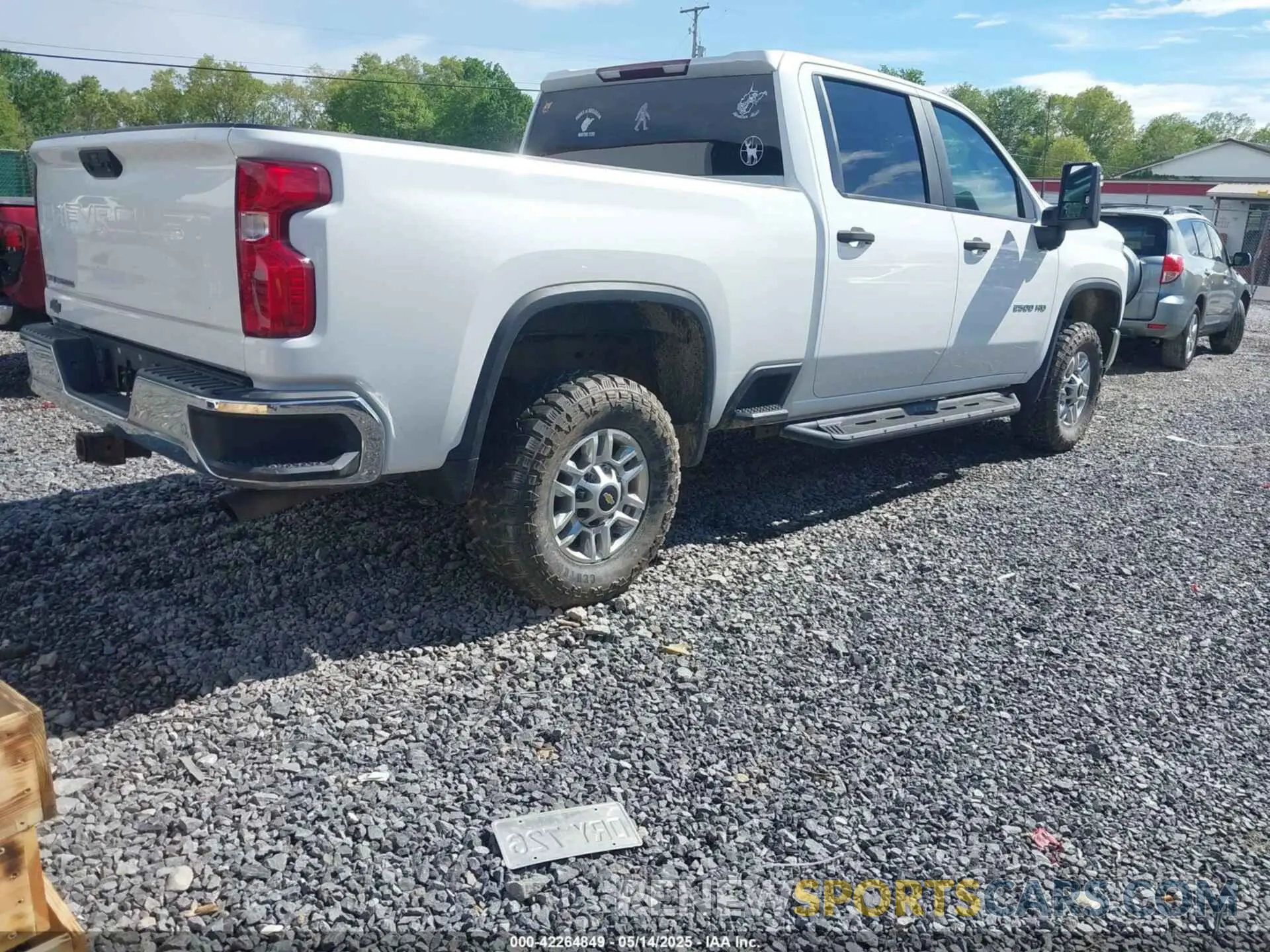 4 Photograph of a damaged car 1GC1YLE78LF120019 CHEVROLET SILVERADO 2500HD 2020